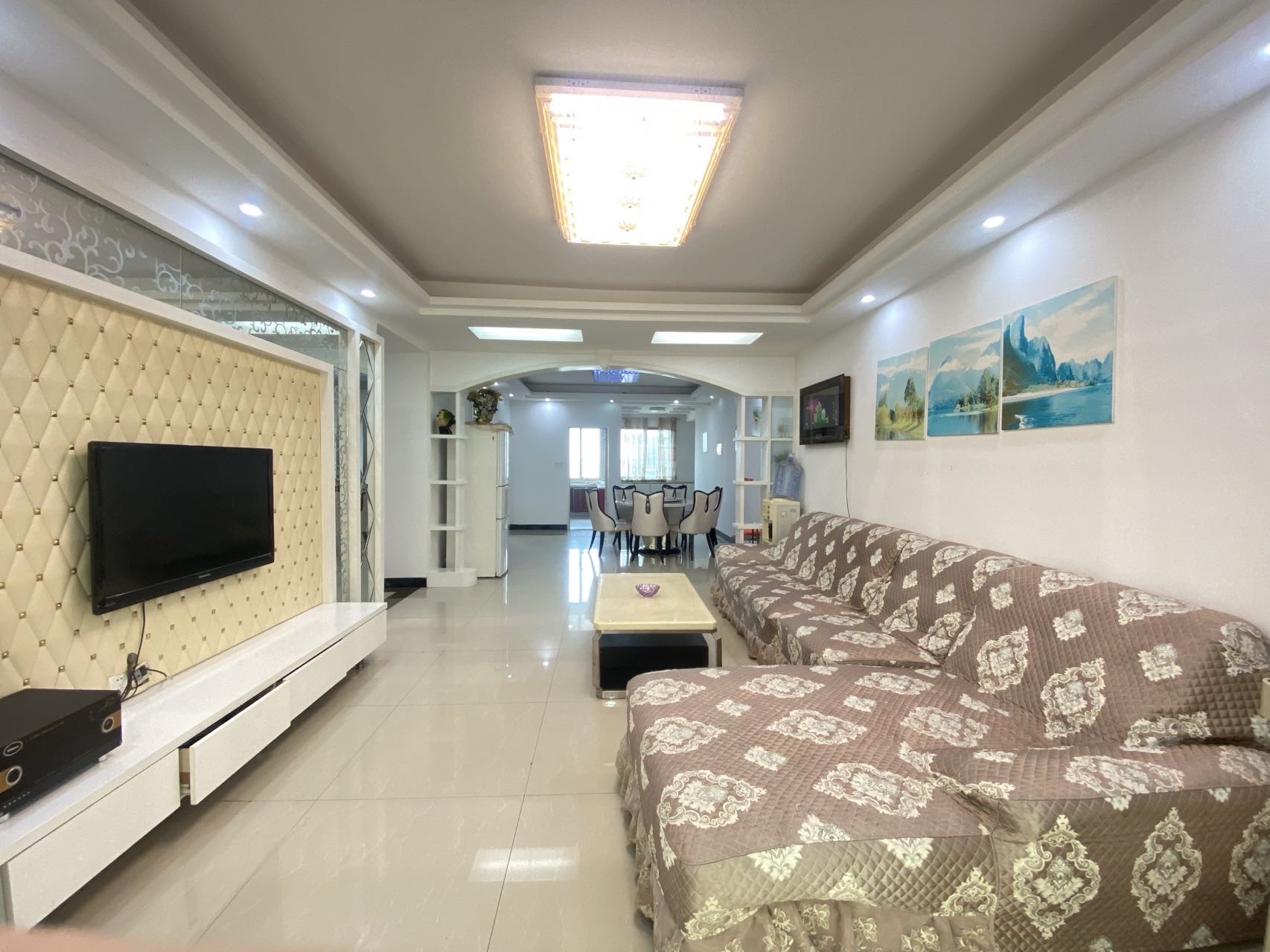 华亿明珠 3室2厅2卫 2000.0元/月 华亿明珠 3室2厅2卫 2000.0元/月室内图