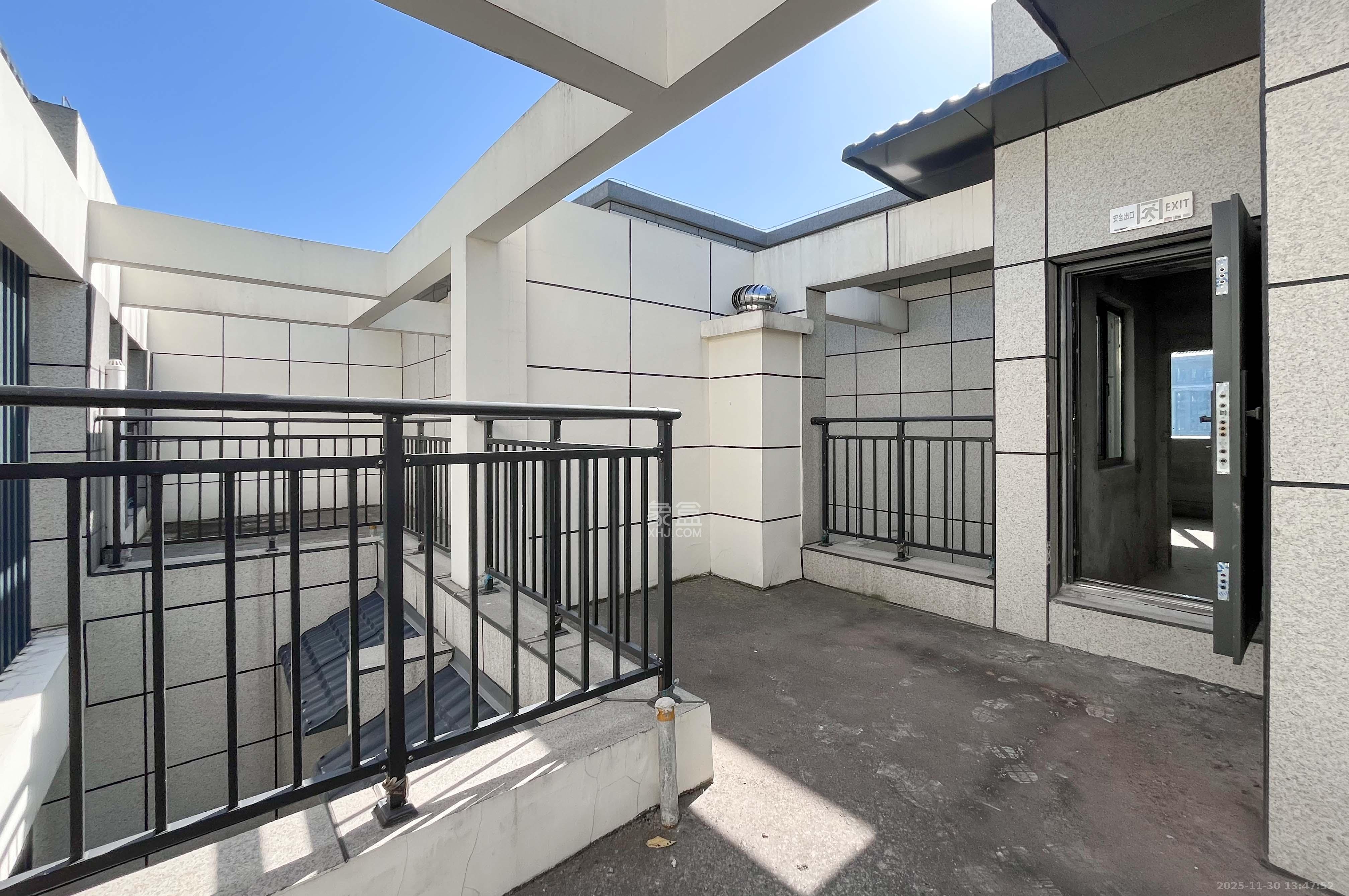 人和未来梅溪森境 6室3厅3卫 265.0万 人和未来梅溪森境 6室3厅3卫 265.0万其他