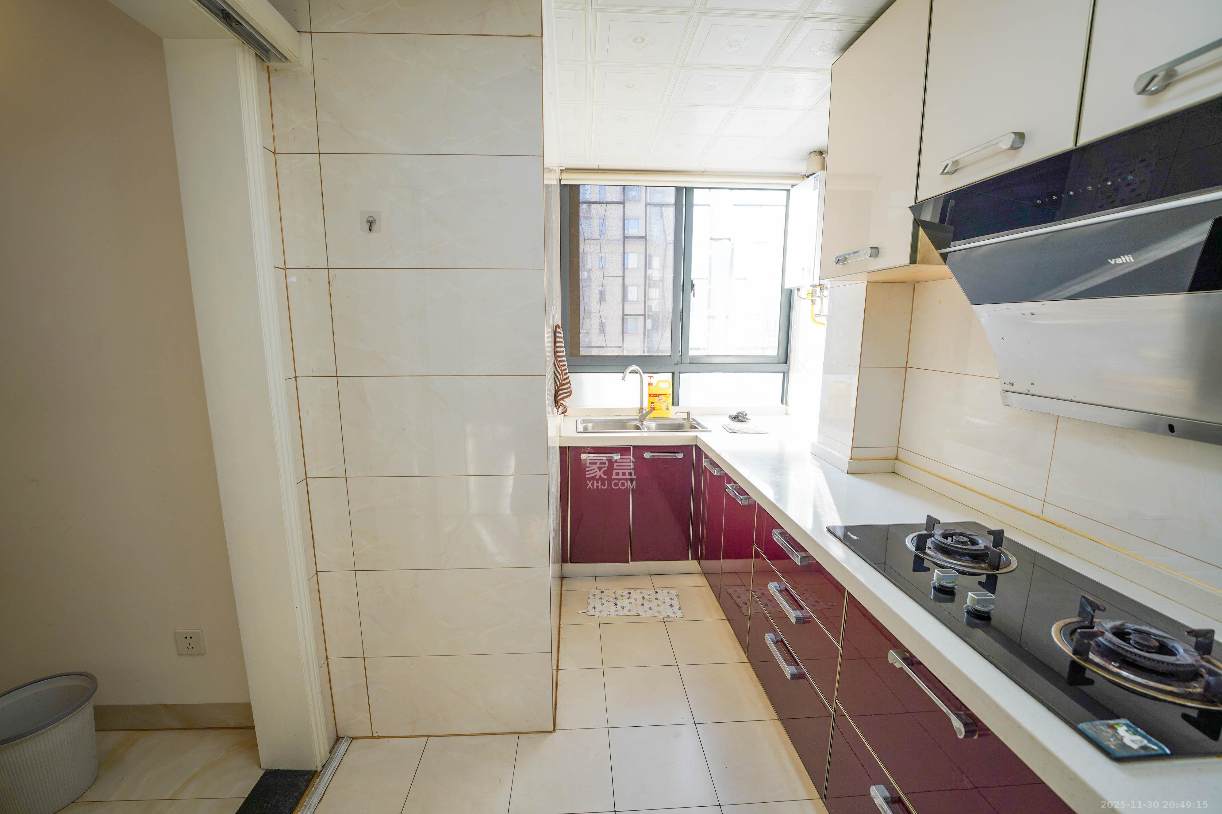 卢浮原著 3室2厅1卫 72.8万 卢浮原著 3室2厅1卫 72.8万厨房