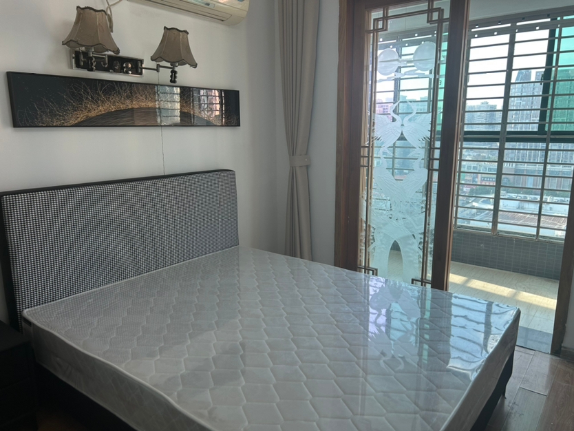 阳光城尚东湾悦江府  3室1厅1卫    2500.0元/月户型图