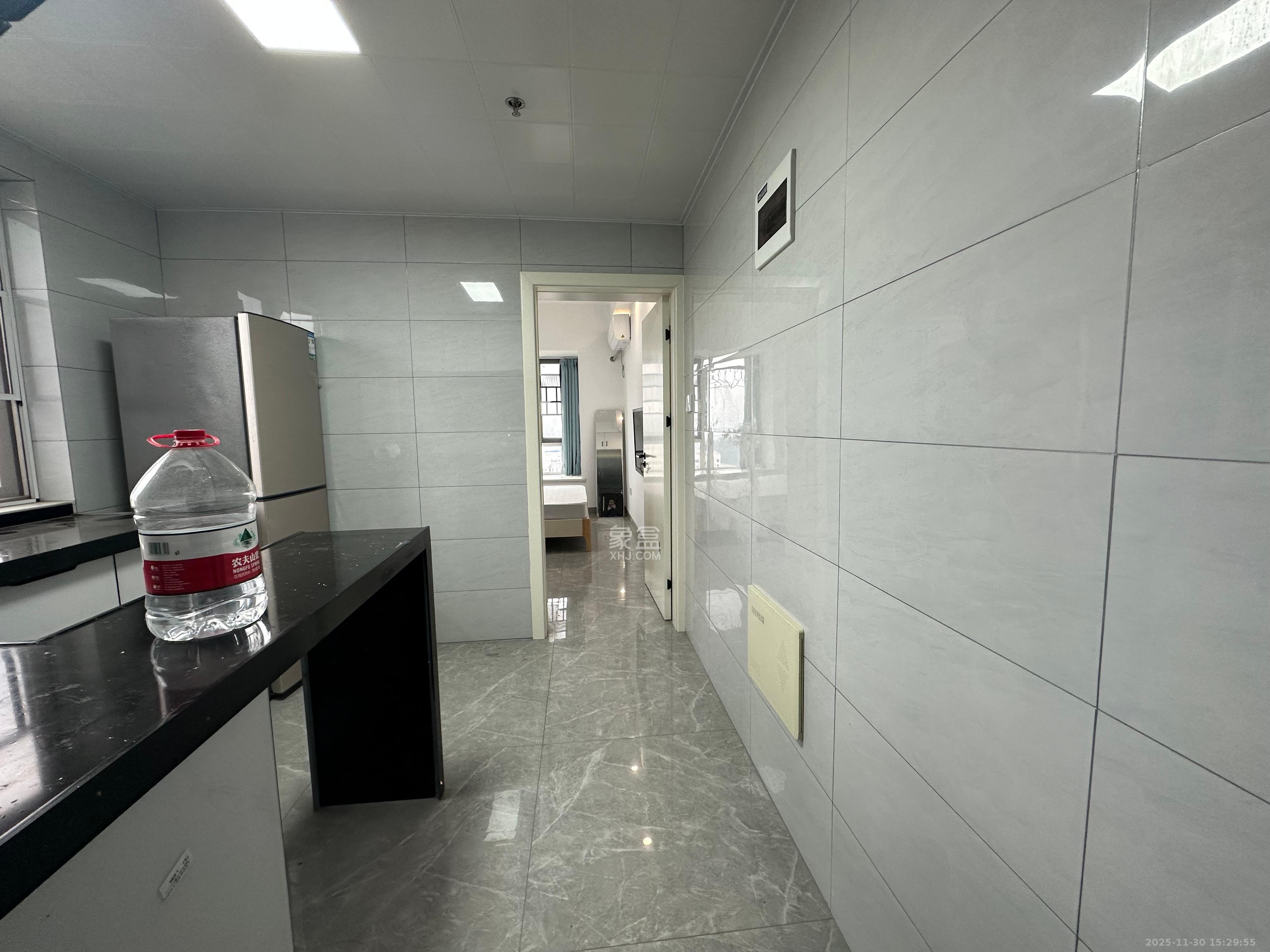 保利香槟国际  1室1厅1卫    1400.0元/月室内图