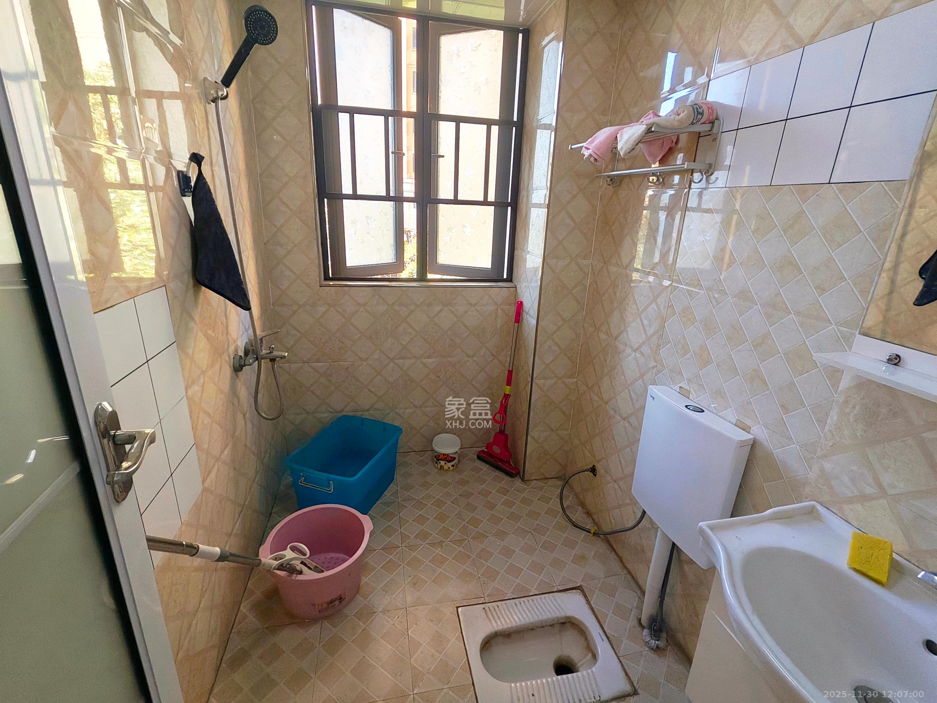 振业城一期  3室2厅2卫    2500.0元/月室内图