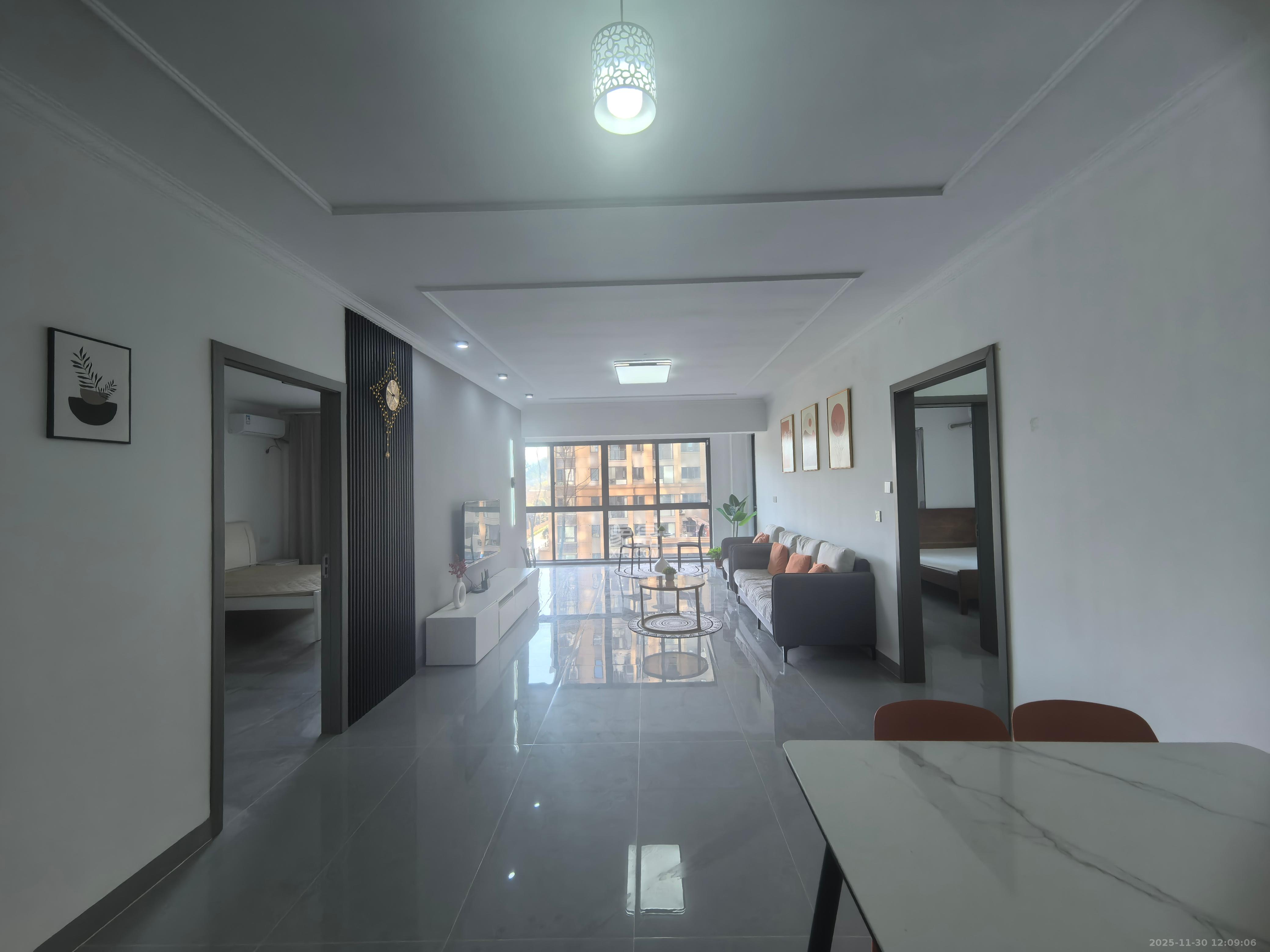 丽发新城  1室0厅0卫    2400.0元/月