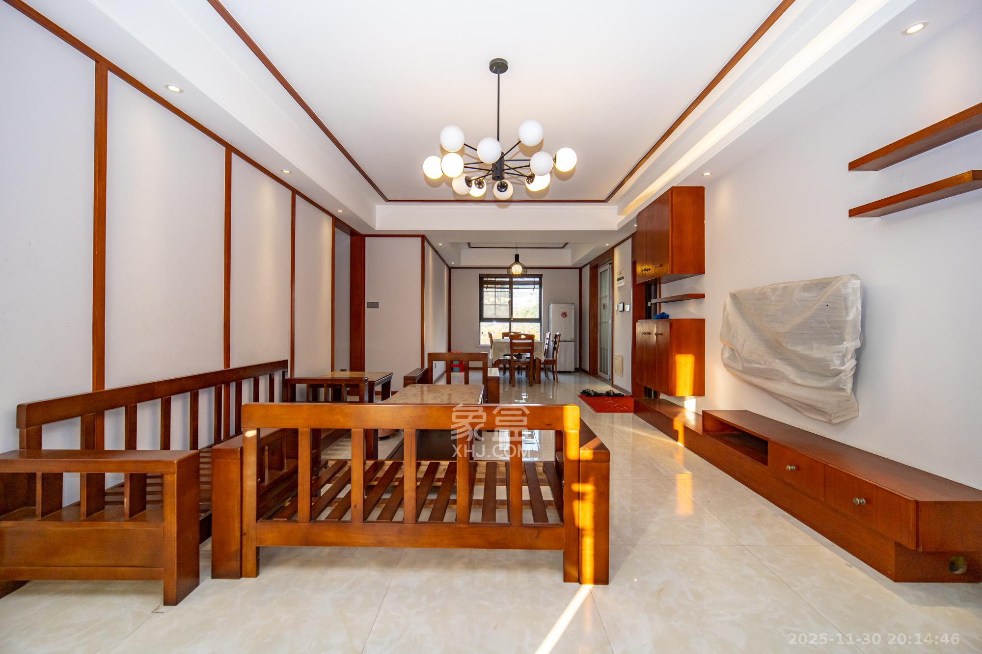 五矿沁园金城(春和景园) 1室0厅0卫 130.0万 五矿沁园金城(春和景园) 1室0厅0卫 130.0万客厅