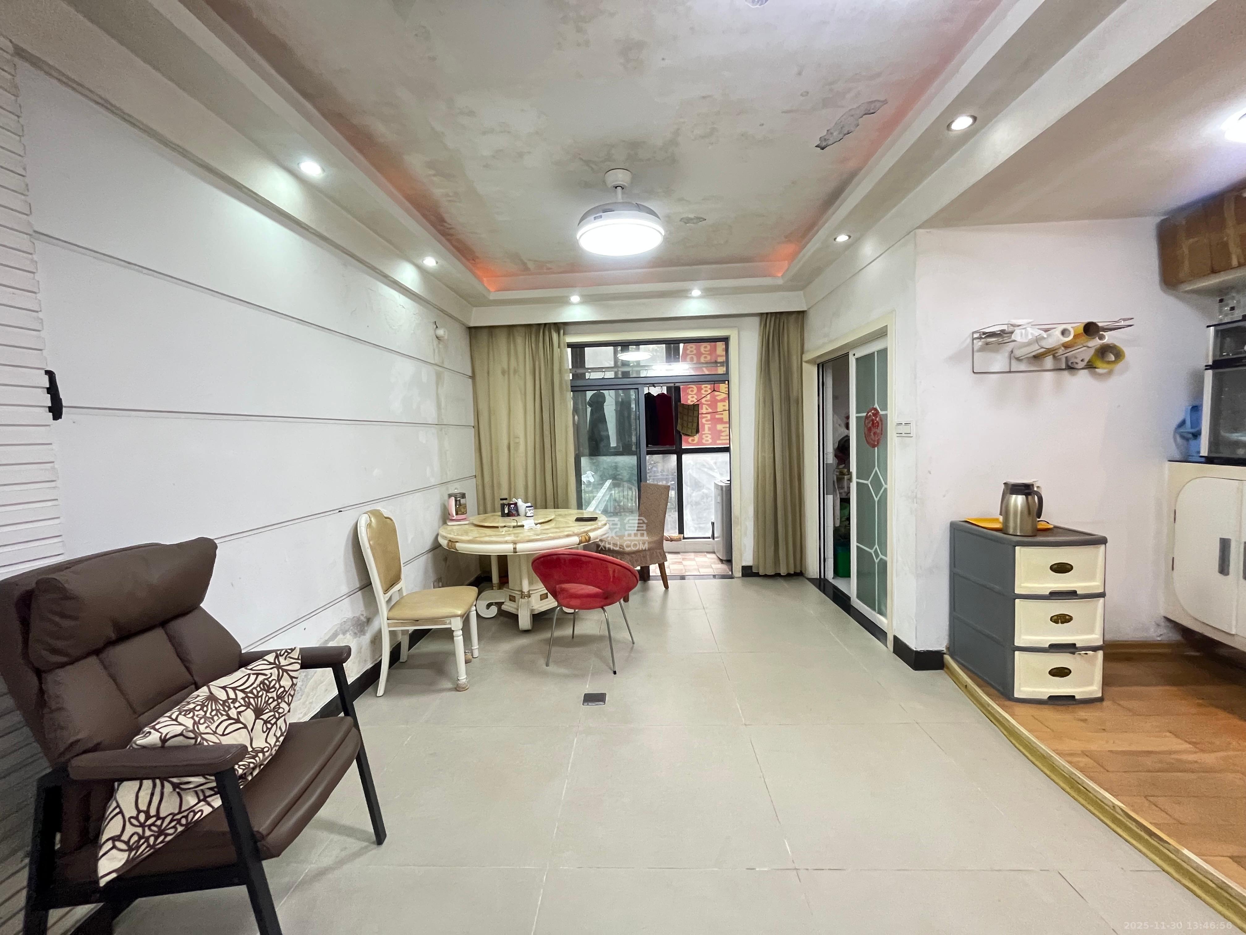 银港水晶城 4室2厅3卫 4000.0元/月 银港水晶城 4室2厅3卫 4000.0元/月室内图