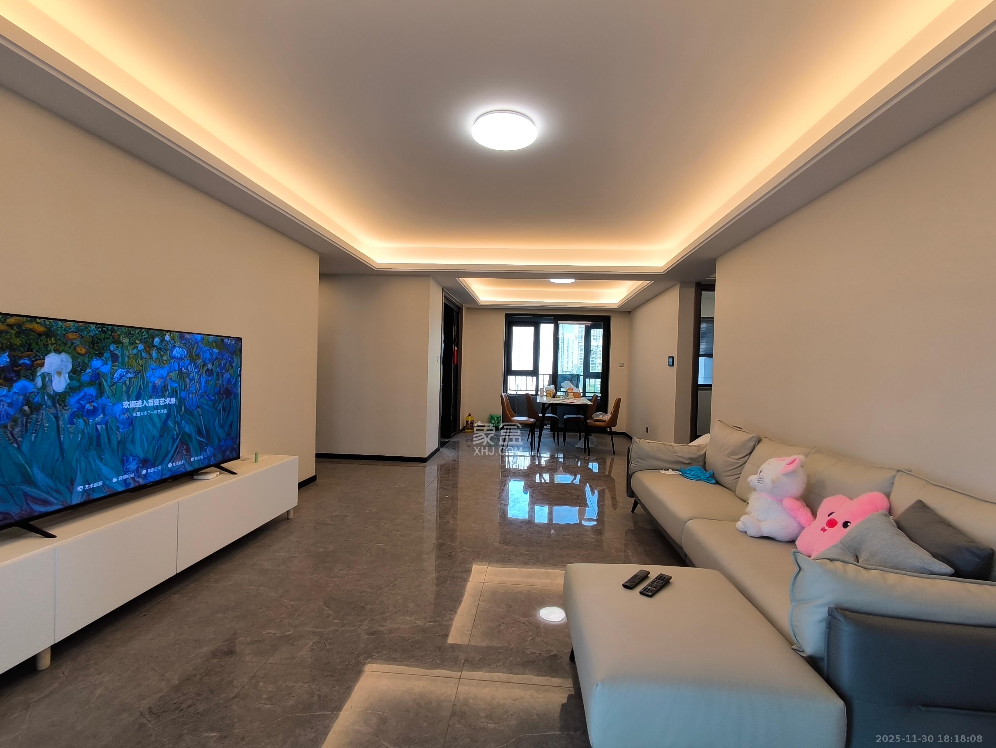 中海阅溪府  4室2厅2卫    3600.0元/月