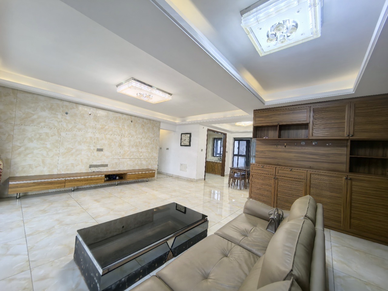 滨海幸福里  3室2厅2卫    5200.0元/月室内图