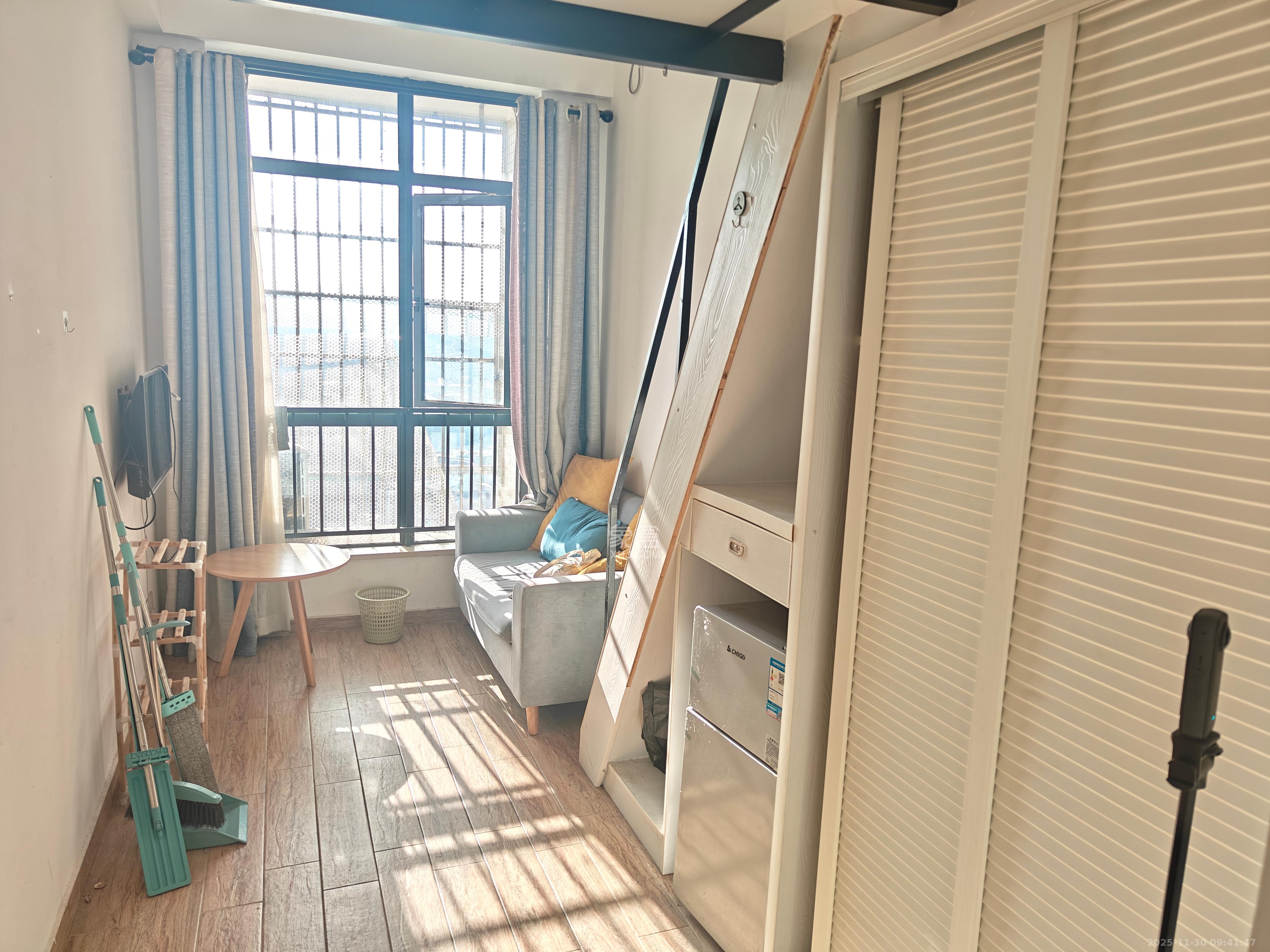 叠彩兰亭  1室1厅1卫    1100.0元/月