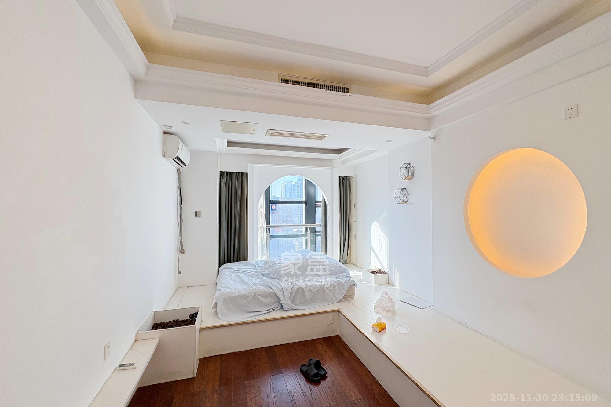 壹号公馆  1室1厅1卫    47.0万客厅