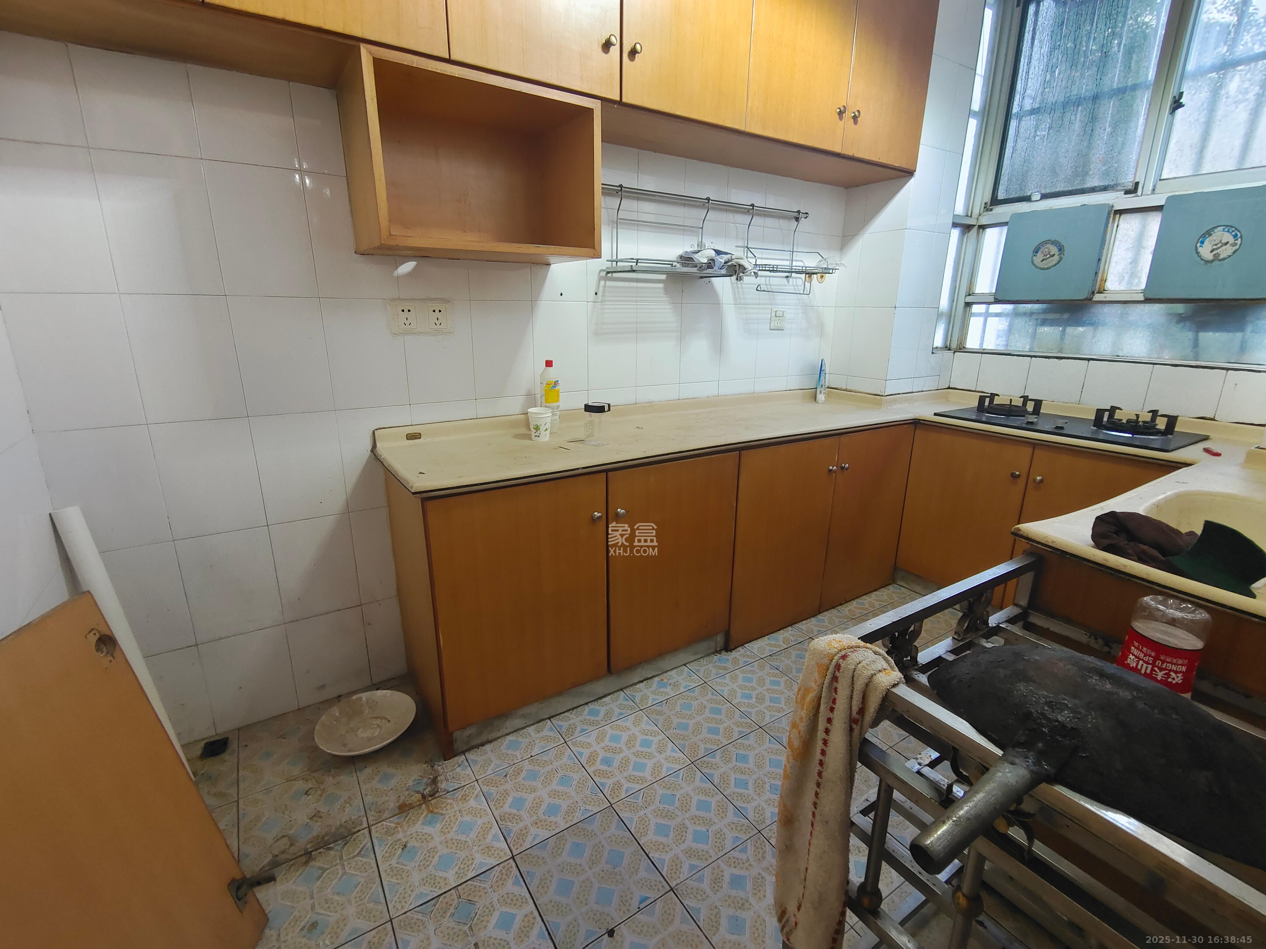 狮子山二片 3室2厅1卫 1500.0元/月 狮子山二片 3室2厅1卫 1500.0元/月室内图