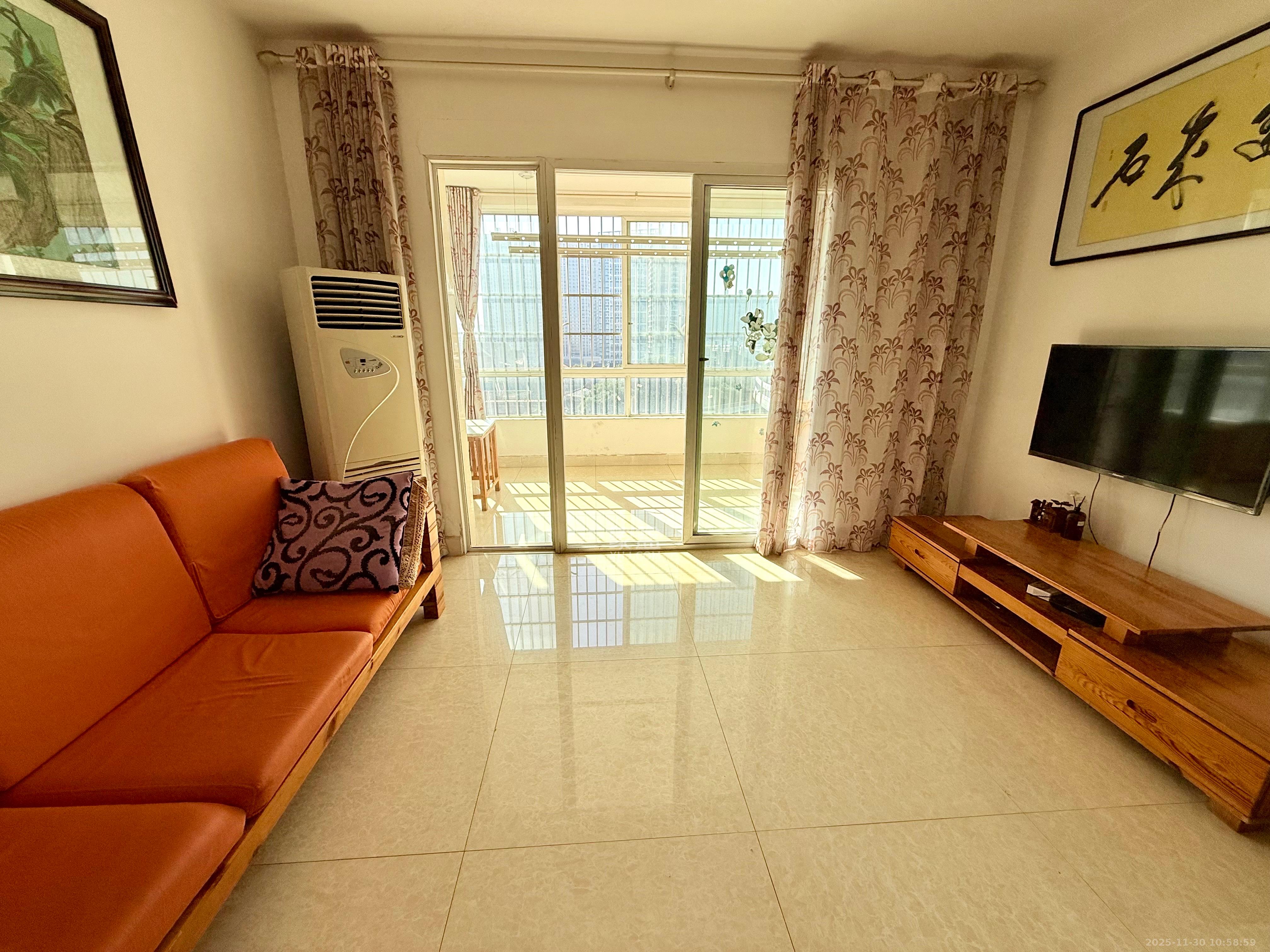 月湖兰庭  2室1厅1卫    2200.0元/月