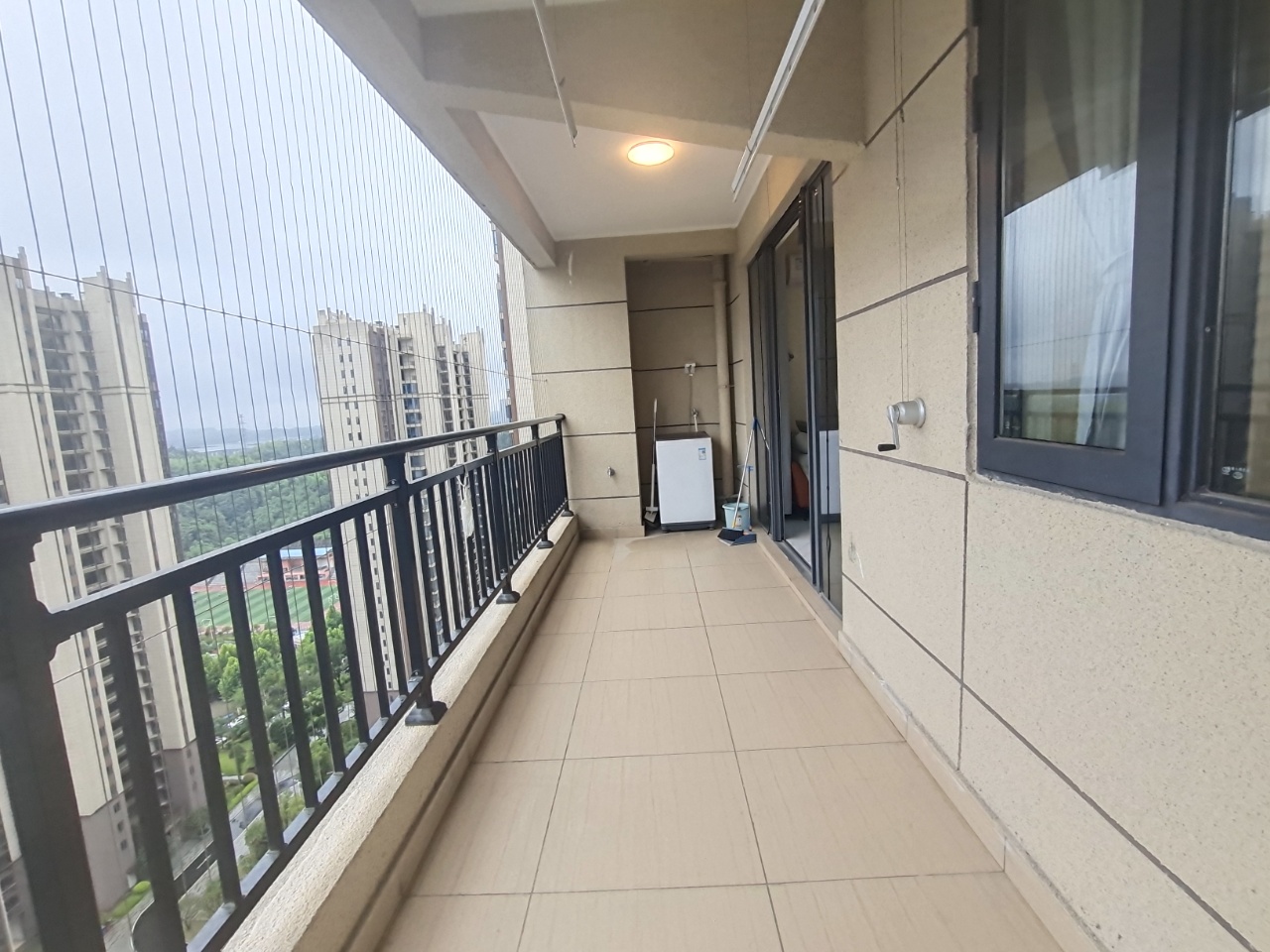 碧桂园梓山府 3室2厅2卫 1800.0元/月 碧桂园梓山府 3室2厅2卫 1800.0元/月室内图