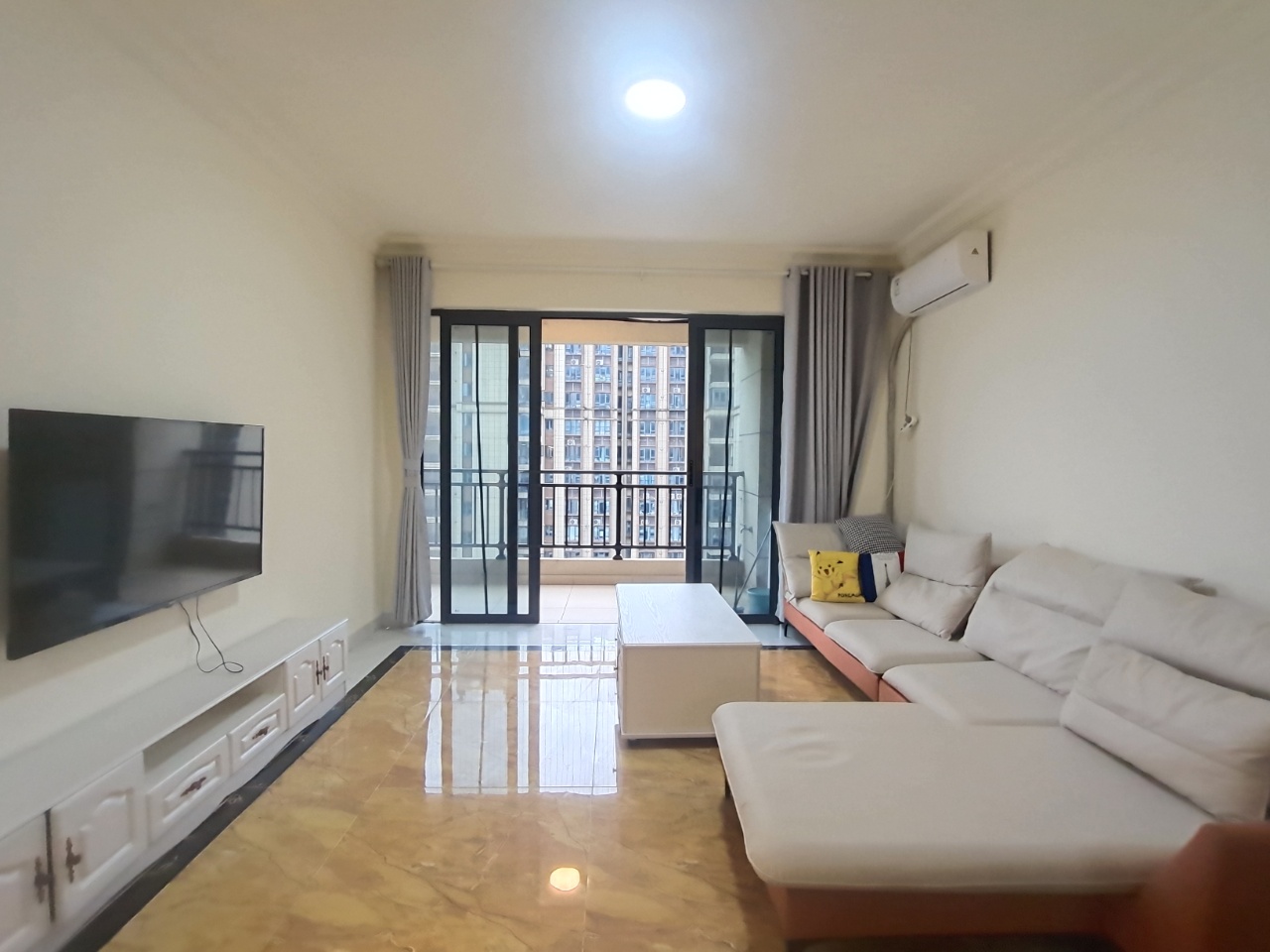 碧桂园梓山府 3室2厅2卫 1800.0元/月 碧桂园梓山府 3室2厅2卫 1800.0元/月室内图