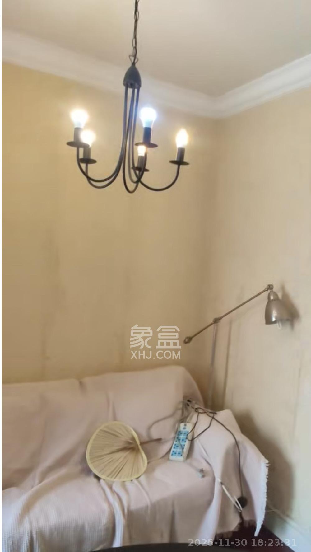 郡原广场  1室1厅1卫    1600.0元/月