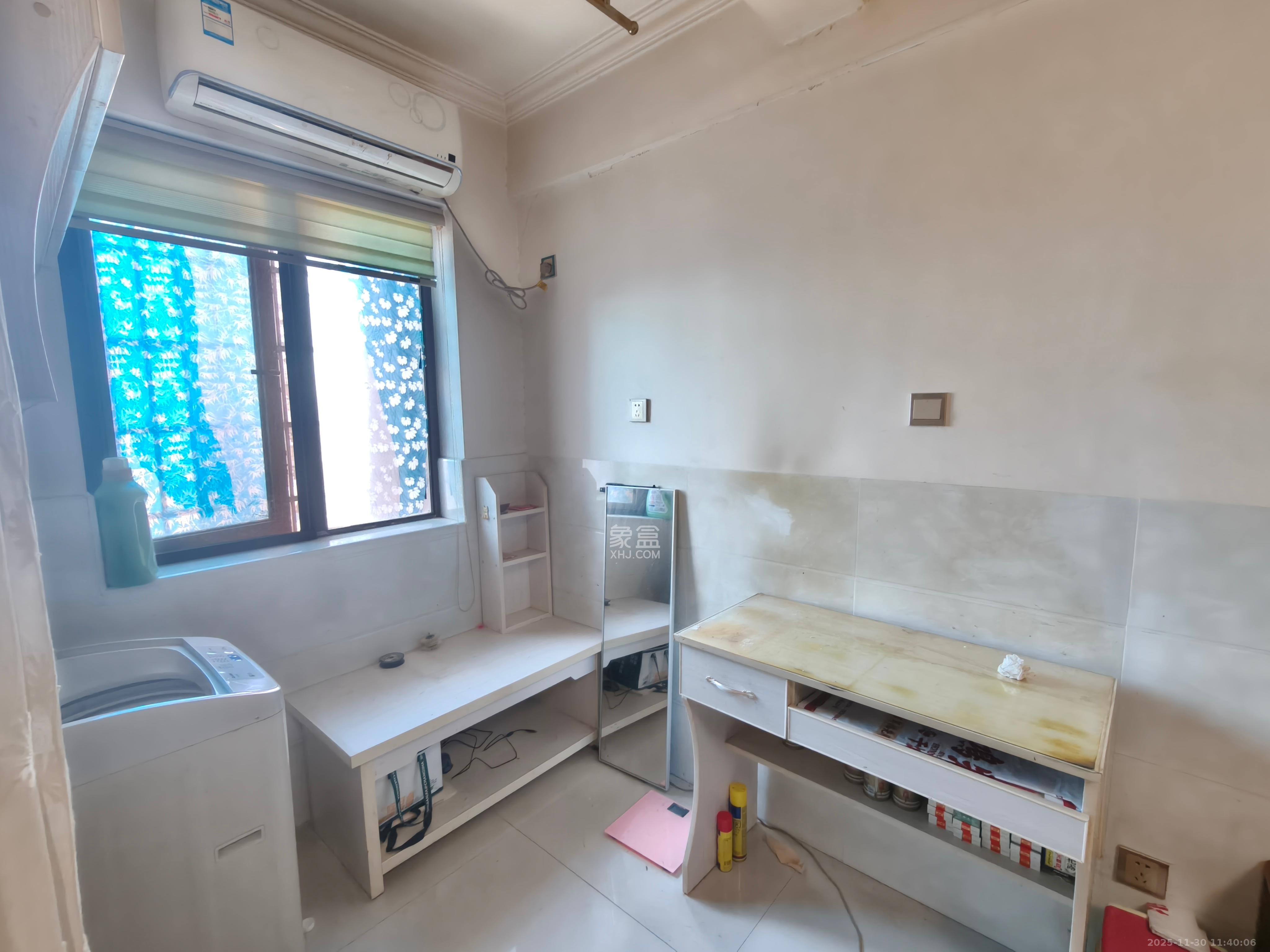 同鑫家园 1室1厅1卫 1300.0元/月 同鑫家园 1室1厅1卫 1300.0元/月室内图