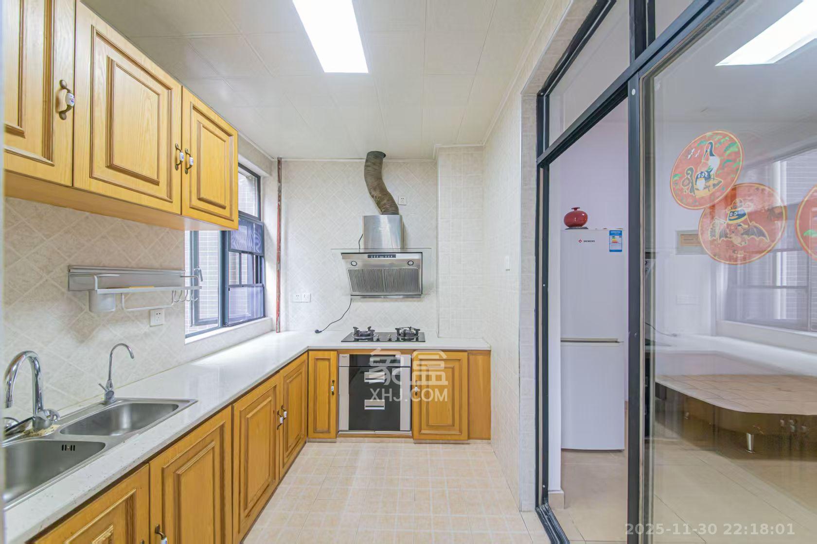 湘诚嘉园  2室2厅2卫    100.0万厨房