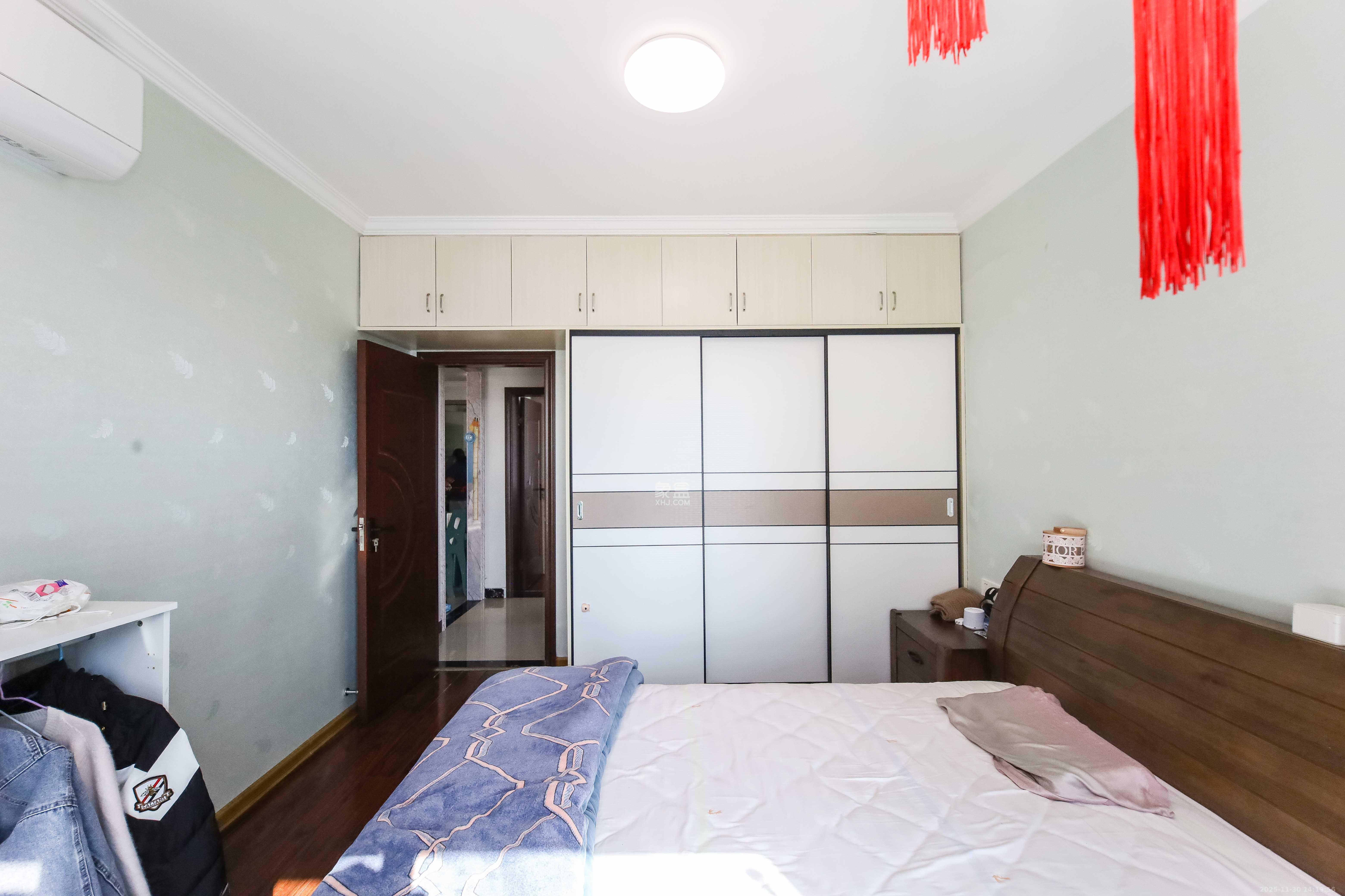 天下一家  3室2厅1卫    106.0万卧室