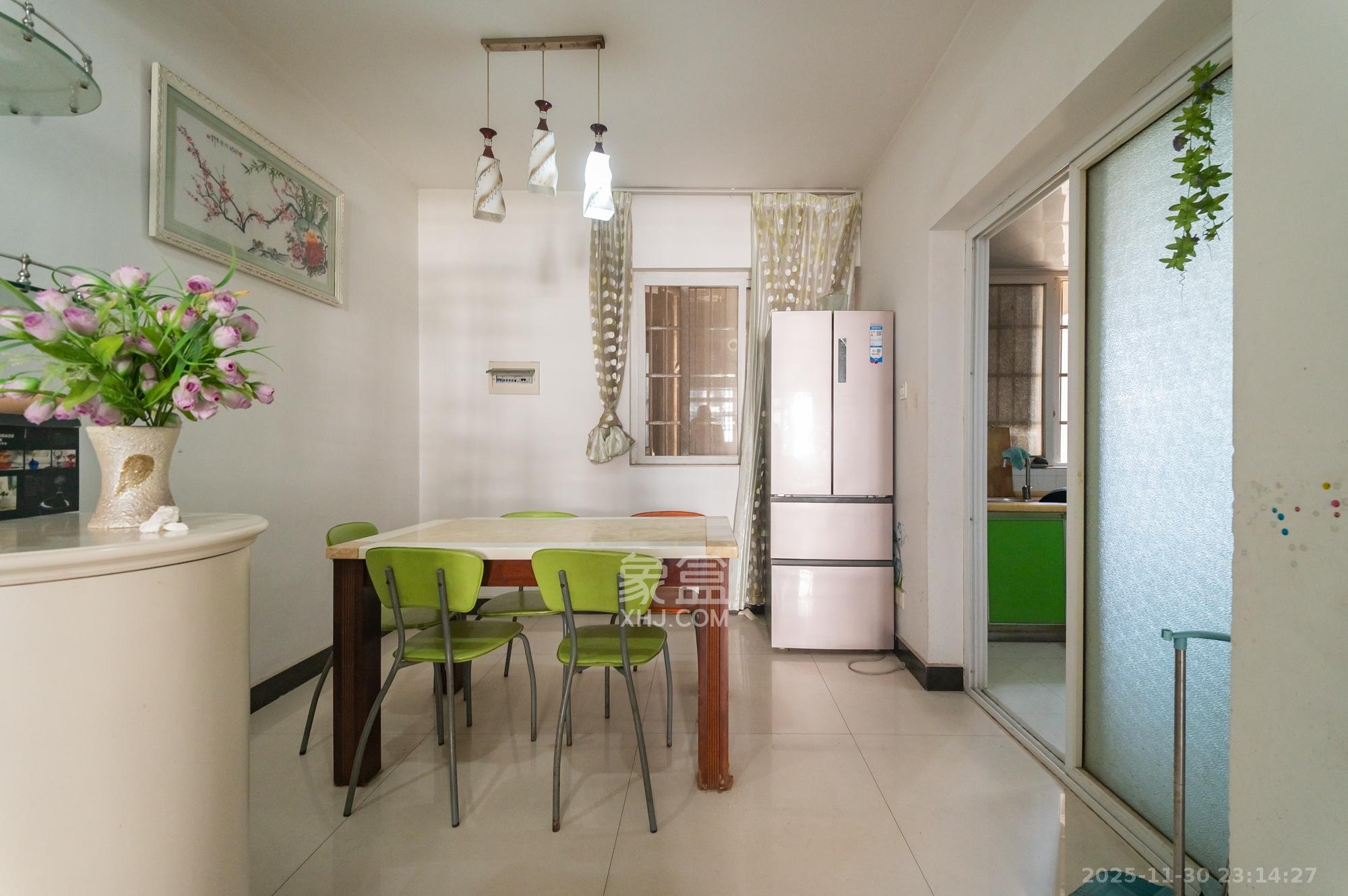 锦璨家园  3室2厅1卫    49.8万客厅