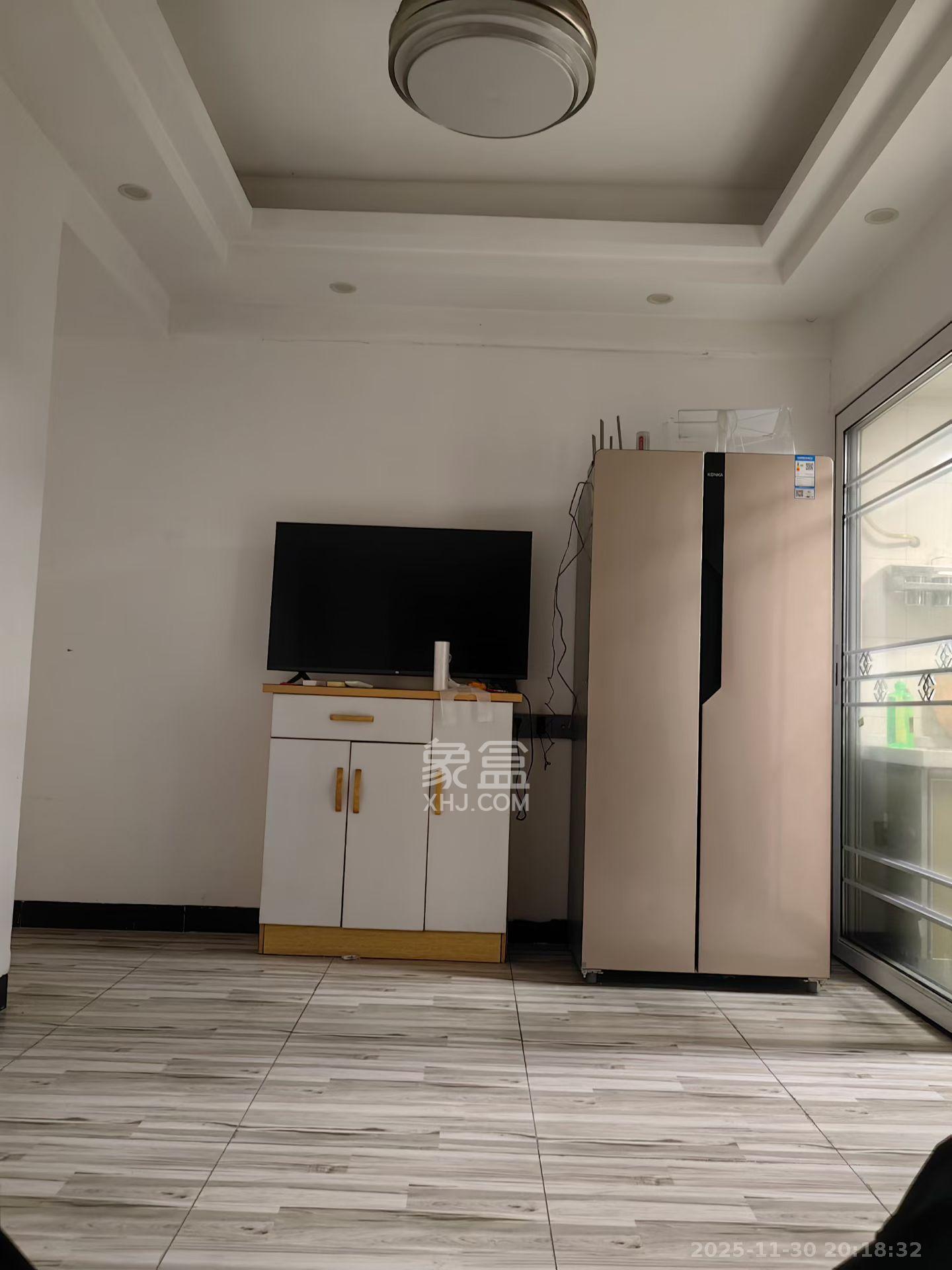 中信凯旋蓝岸(中信新城三期) 1室2厅1卫 1400.0元/月 中信凯旋蓝岸(中信新城三期) 1室2厅1卫 1400.0元/月室内图