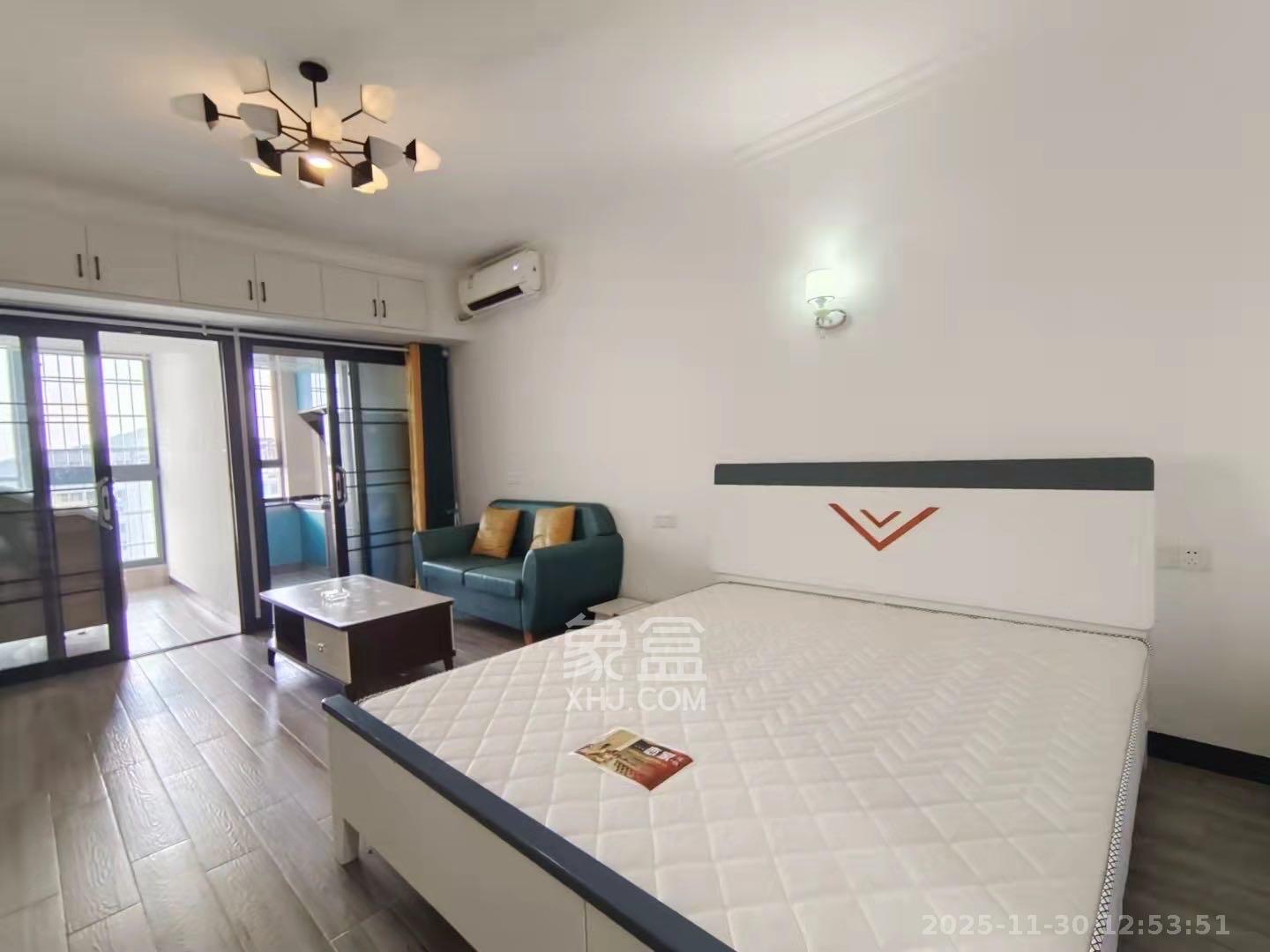 望兴景园二期（望兴西西里）  1室1厅1卫    1900.0元/月室内图