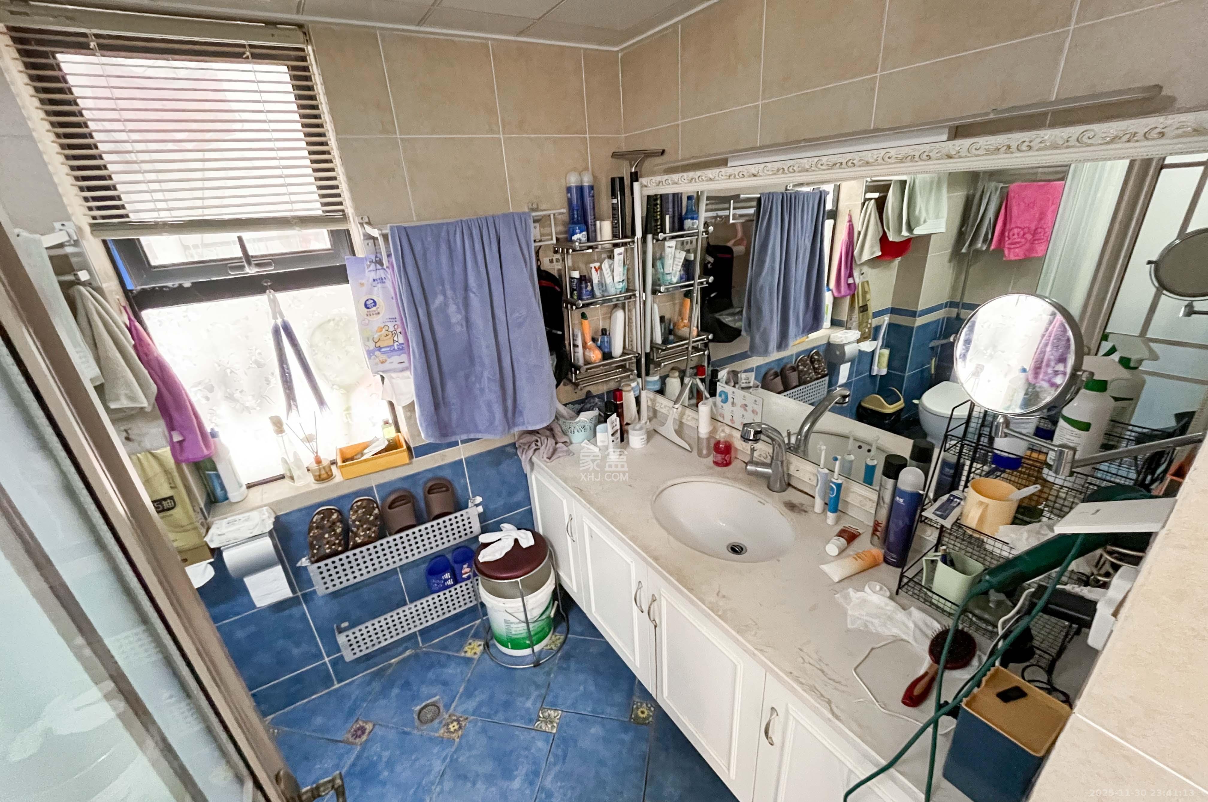 中海梅溪湖壹号  3室2厅1卫    165.0万卫生间