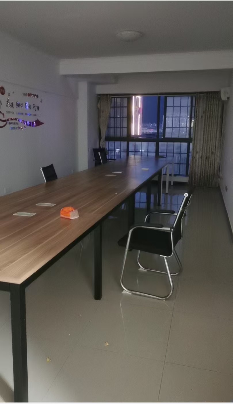 逸臣广场 2室2厅1卫 1700.0元/月 逸臣广场 2室2厅1卫 1700.0元/月室内图