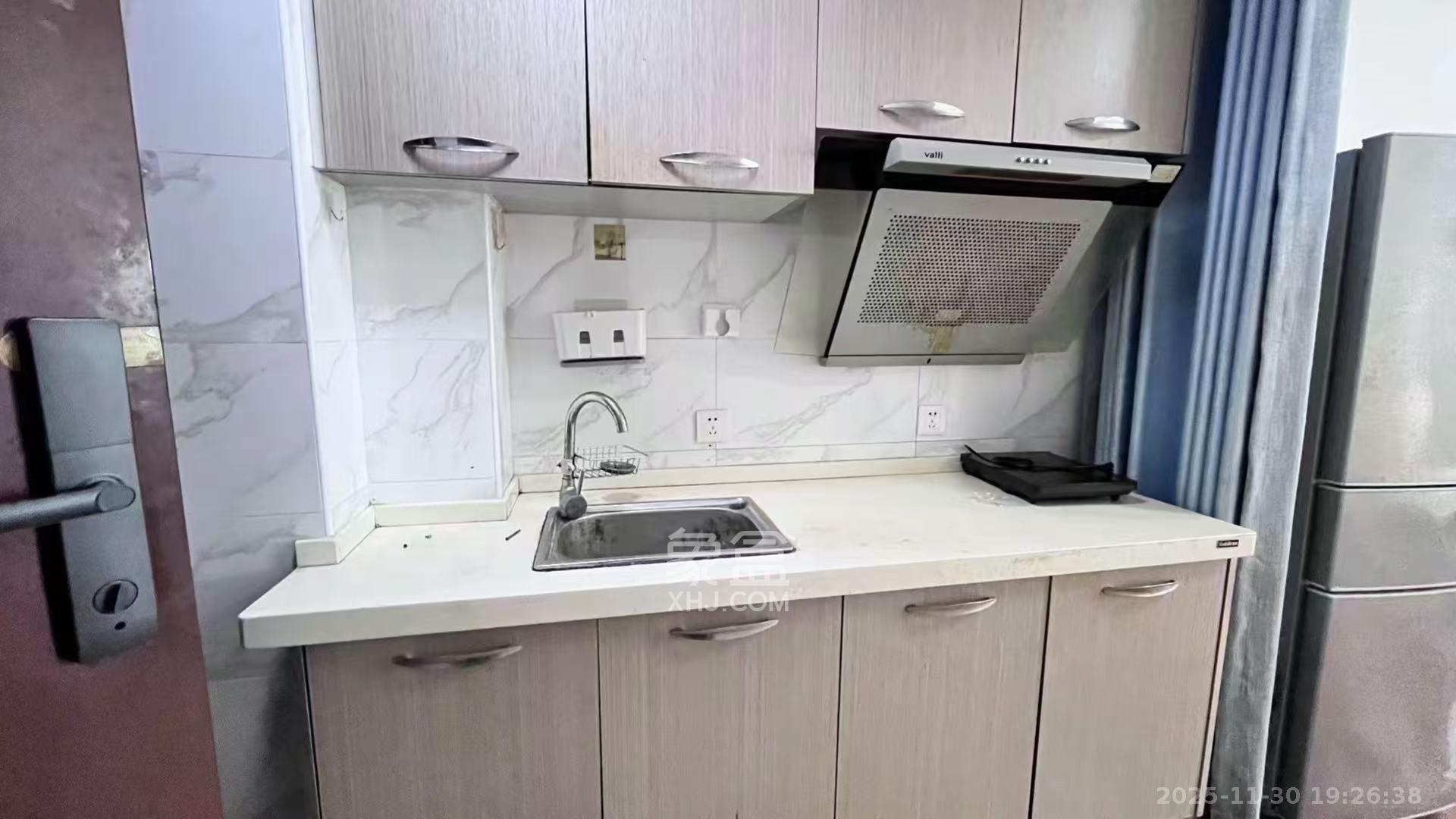 保利麓谷林语I区  1室1厅1卫    1200.0元/月室内图