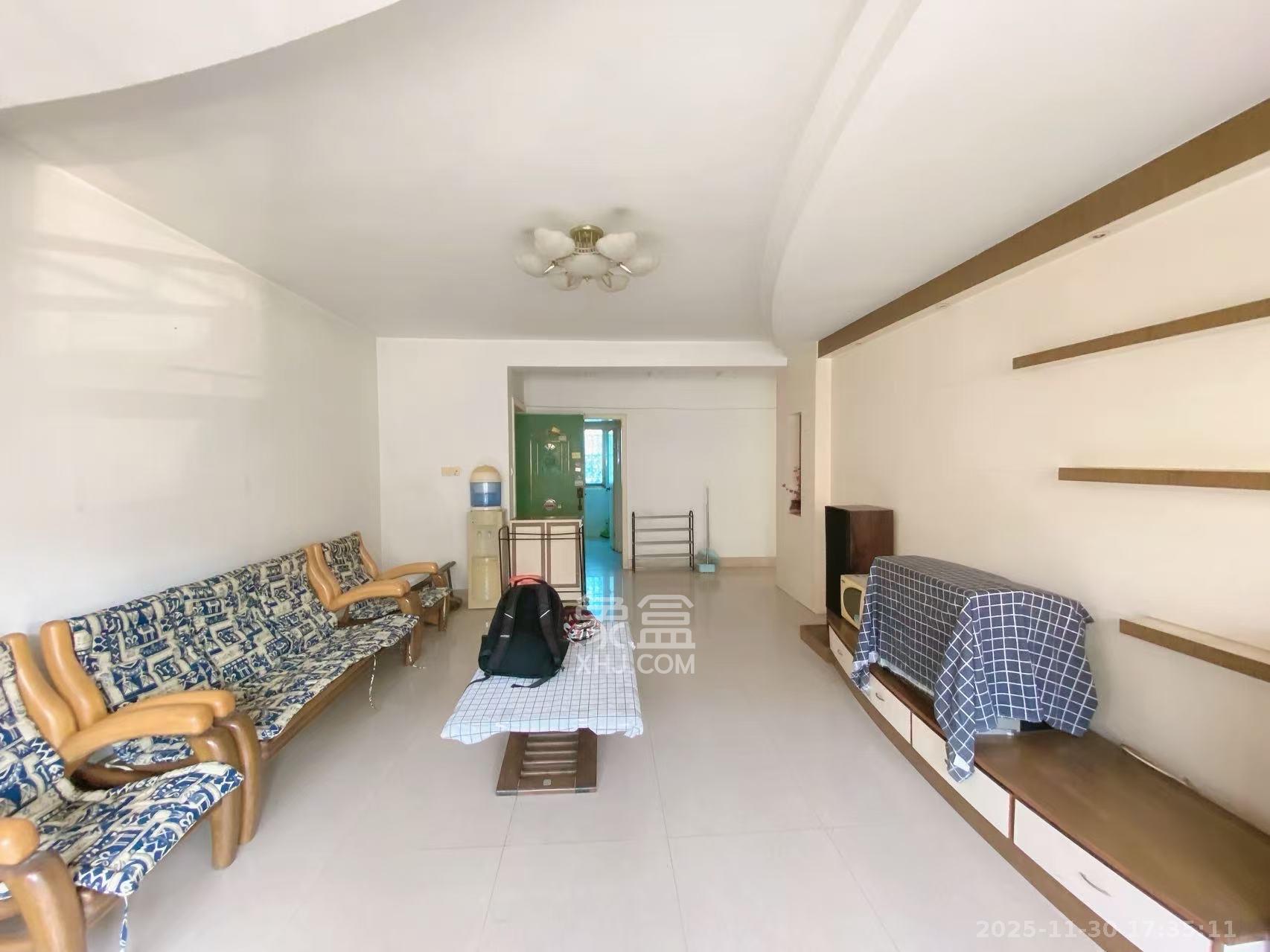 岳银小区（一二三五村）  3室1厅1卫    1800.0元/月室内图