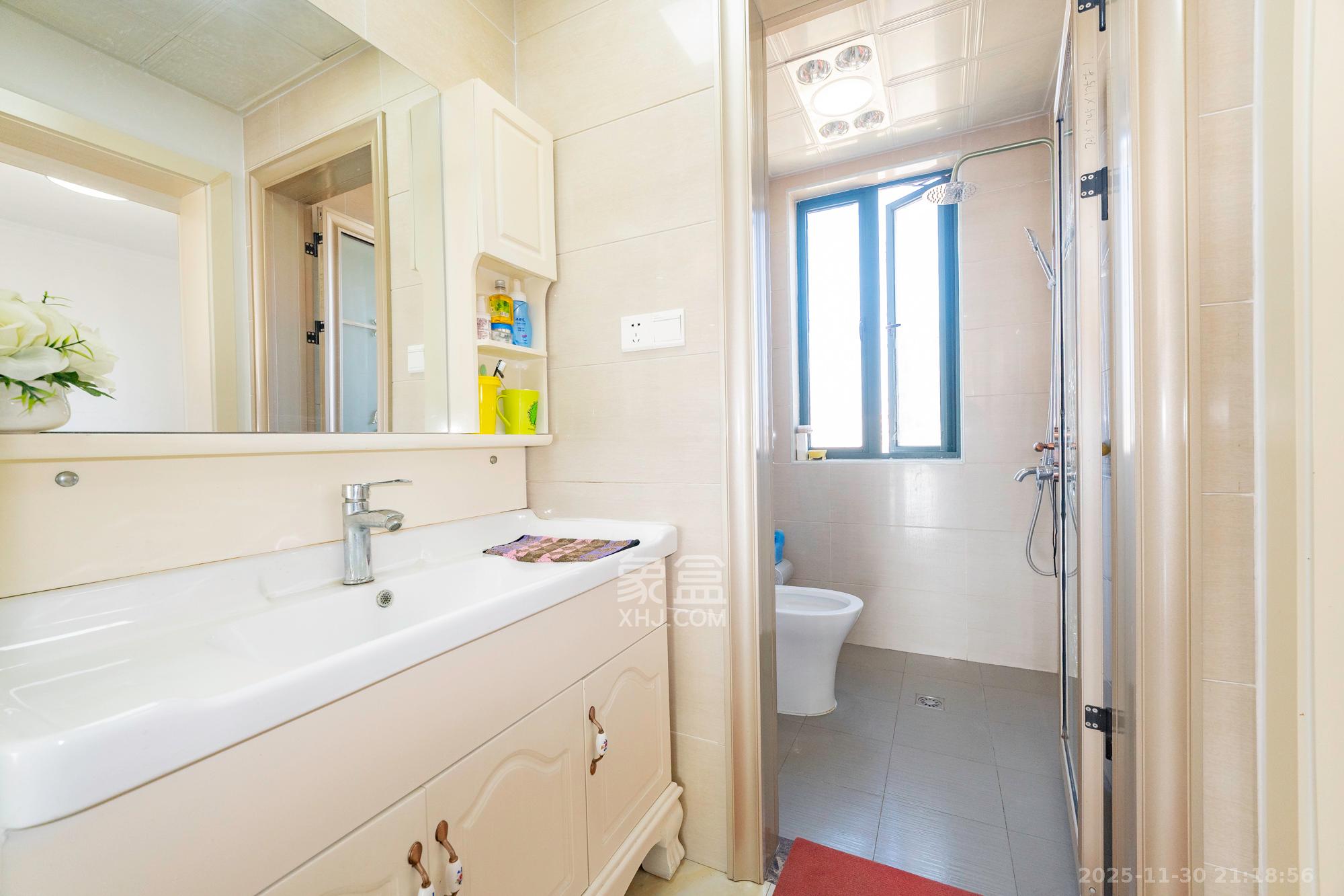 绿洲花园 3室2厅2卫 110.0万 绿洲花园 3室2厅2卫 110.0万卫生间