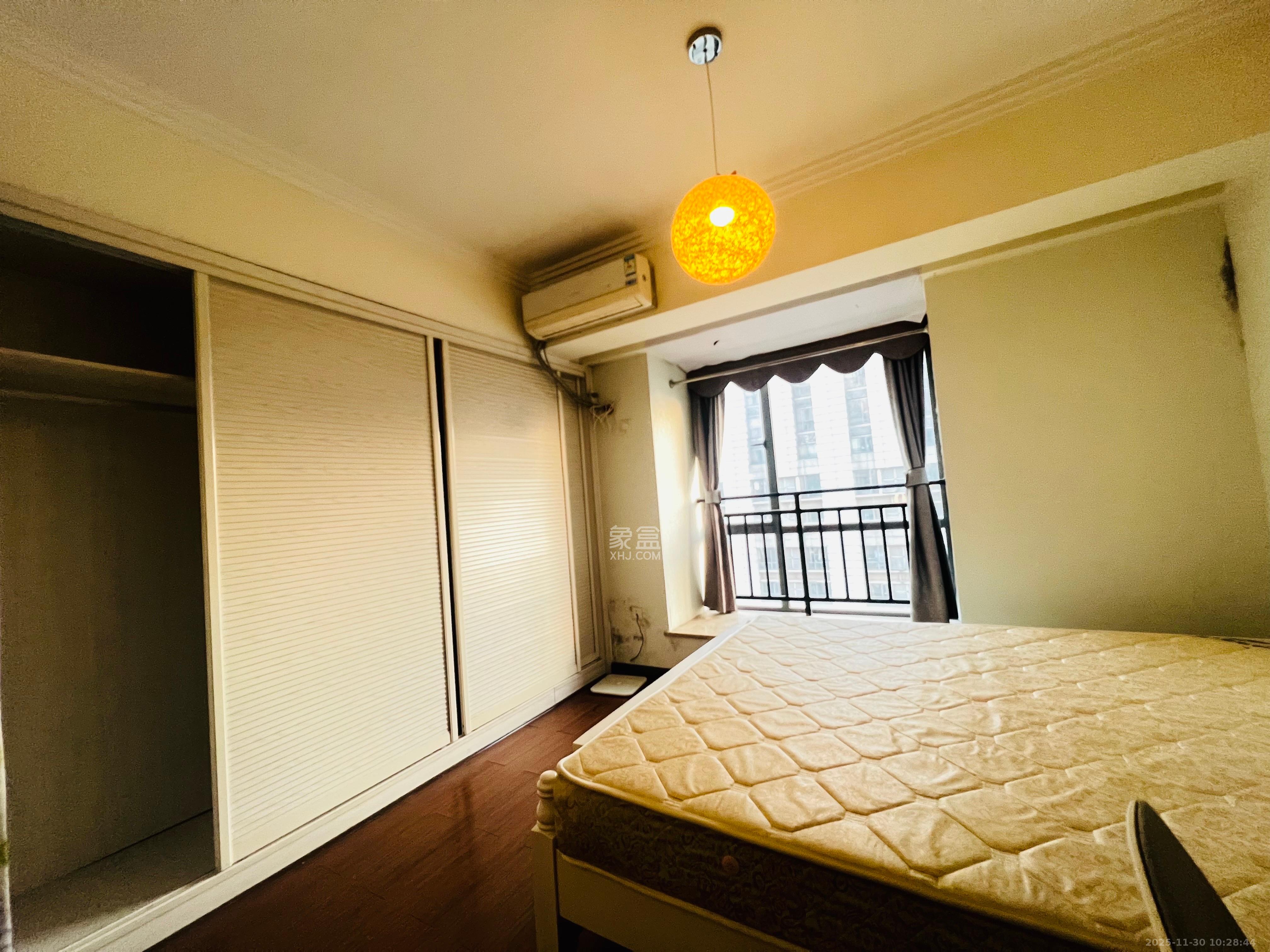 西子一间  1室1厅1卫    1500.0元/月室内图