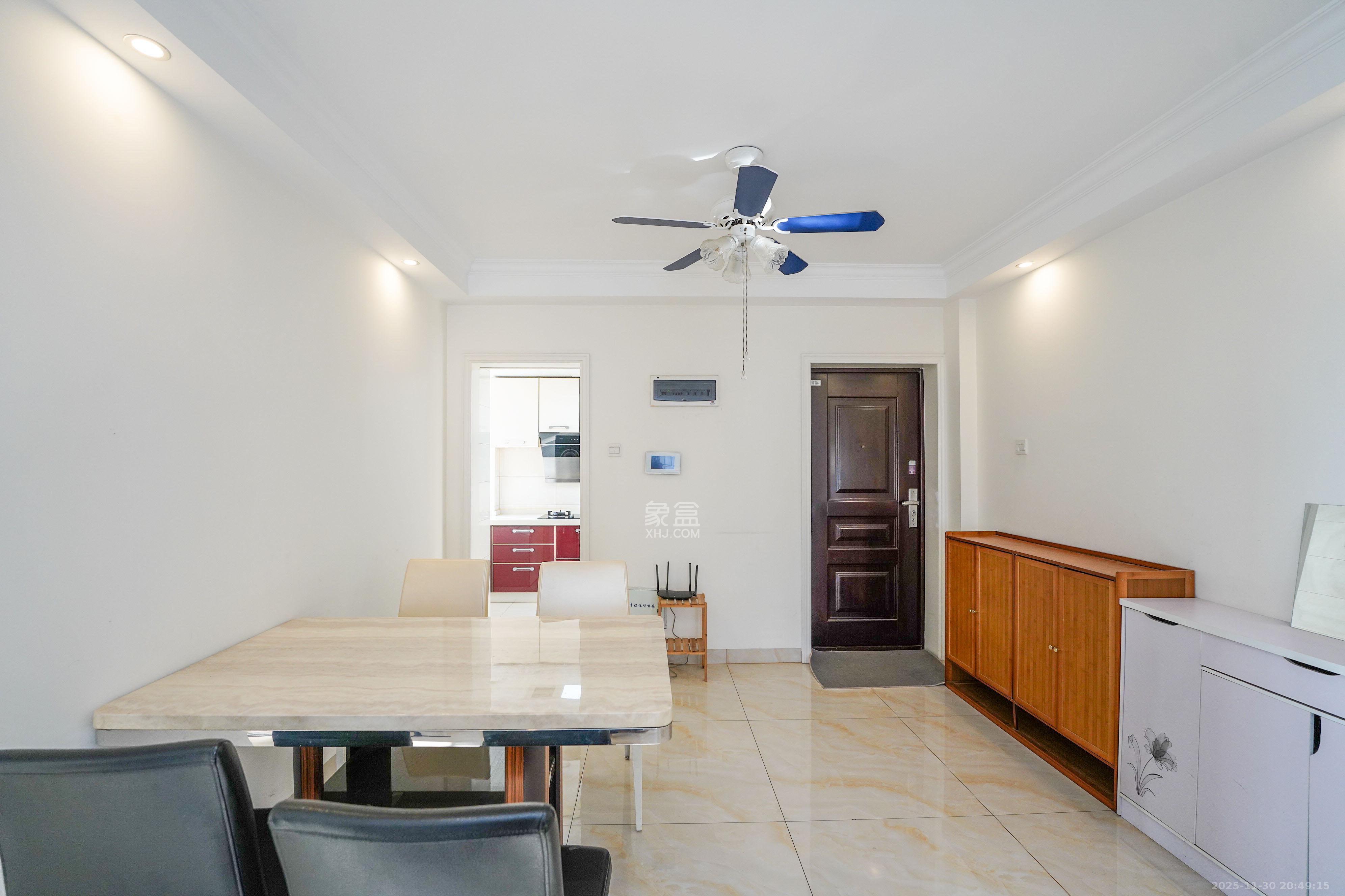 卢浮原著 3室2厅1卫 72.8万 卢浮原著 3室2厅1卫 72.8万客厅