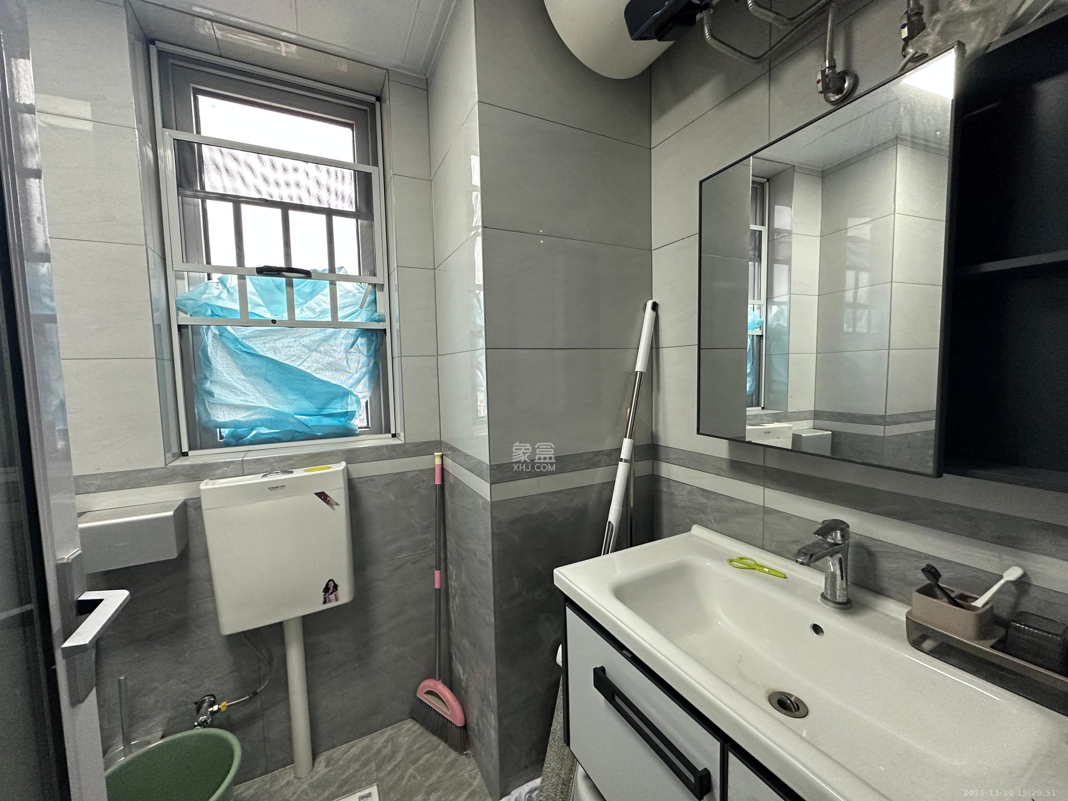 保利香槟国际  1室1厅1卫    1400.0元/月室内图