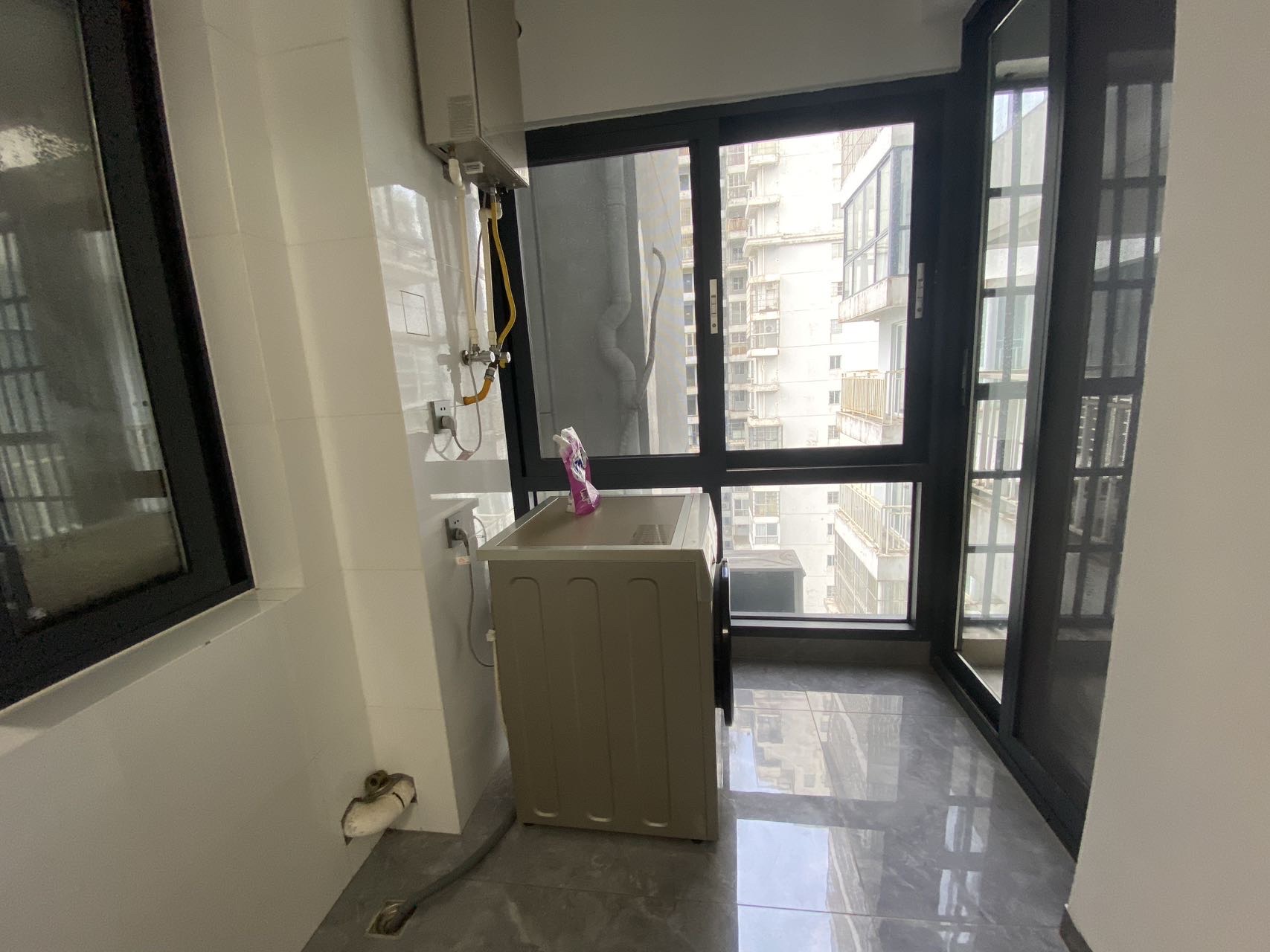 海航城  3室2厅2卫    2600.0元/月室内图