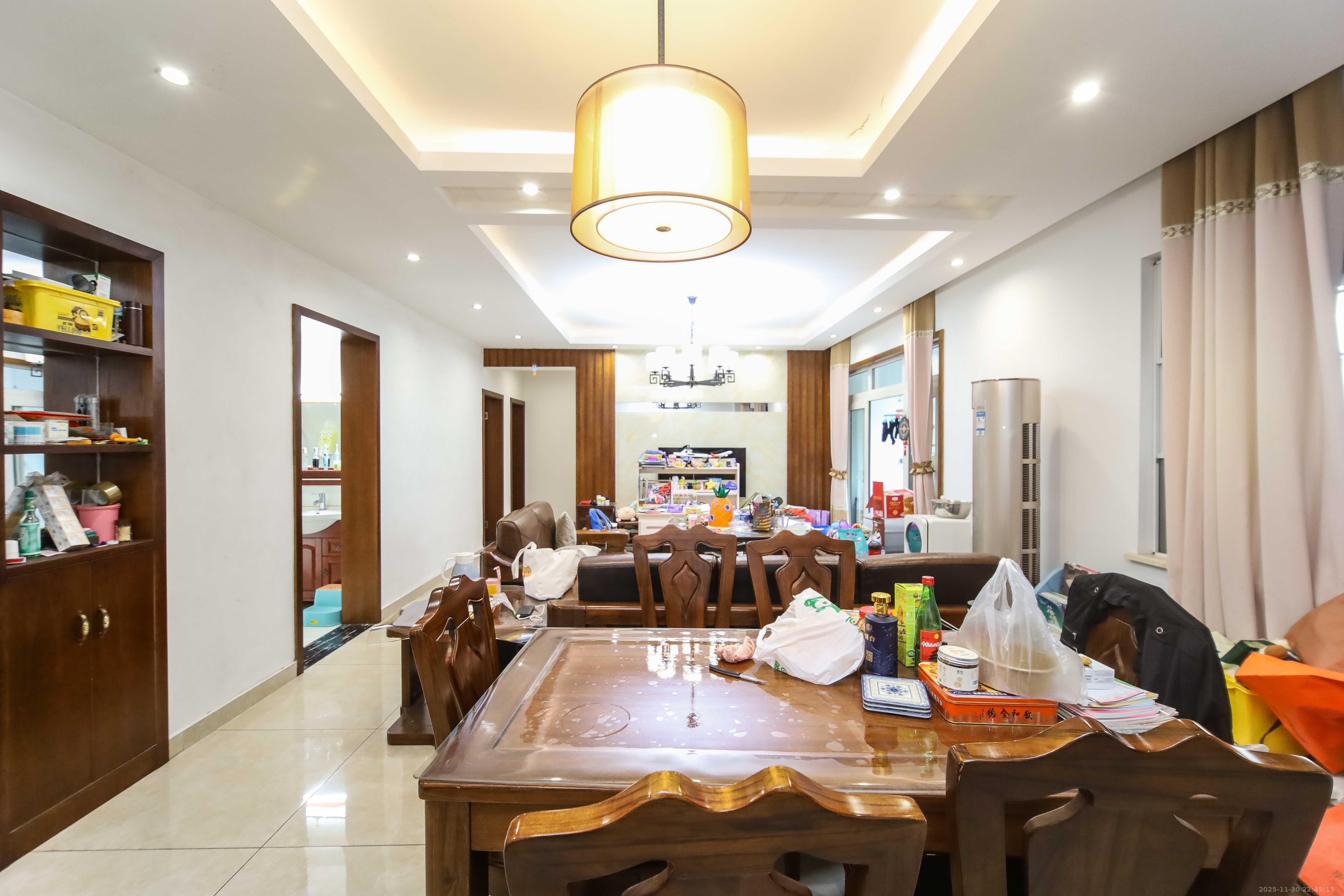 泊爱蓝湾 4室2厅2卫 150.0万 泊爱蓝湾 4室2厅2卫 150.0万客厅