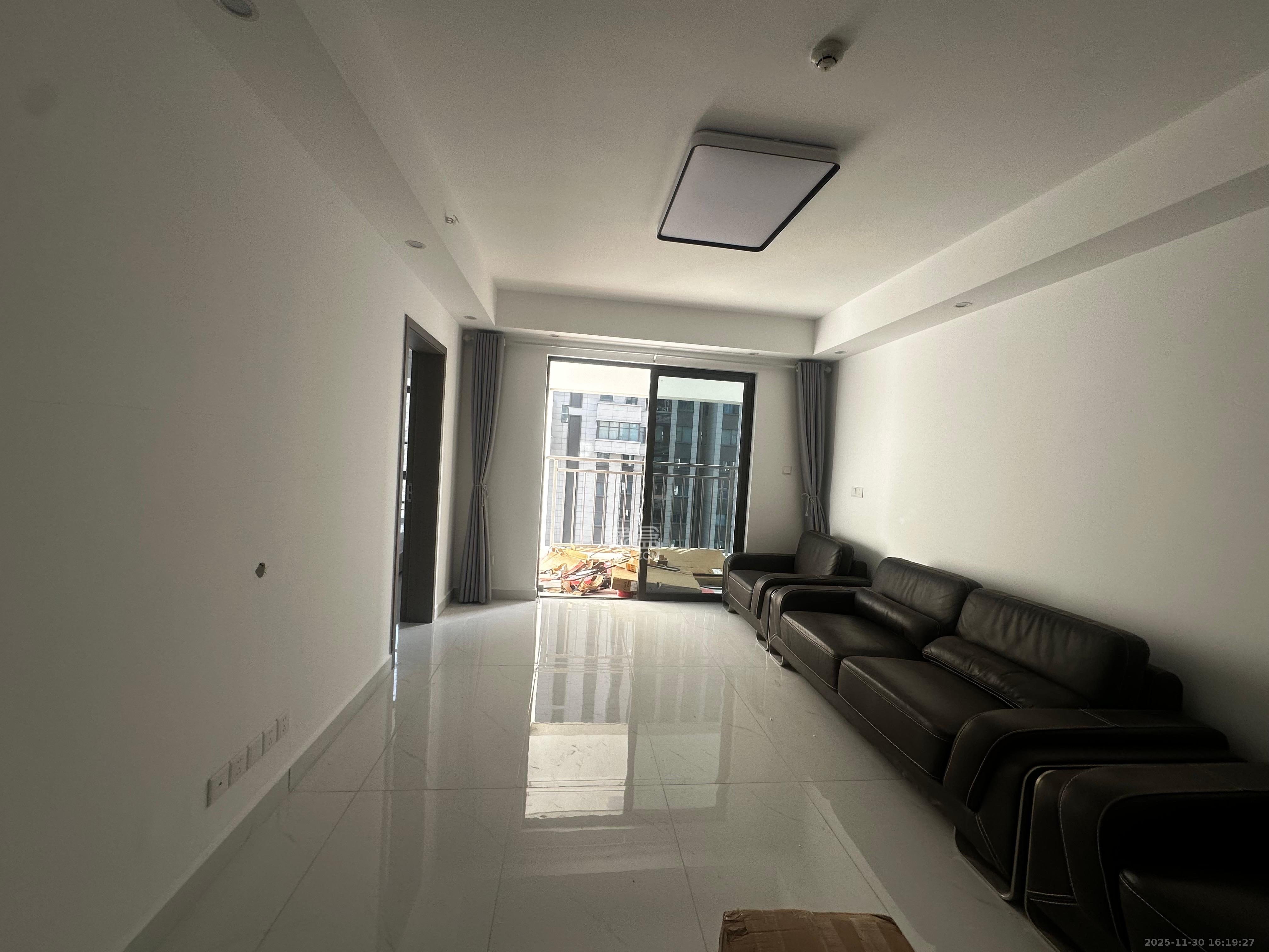 阳光城尚东湾嘉林苑  3室2厅1卫    1500.0元/月