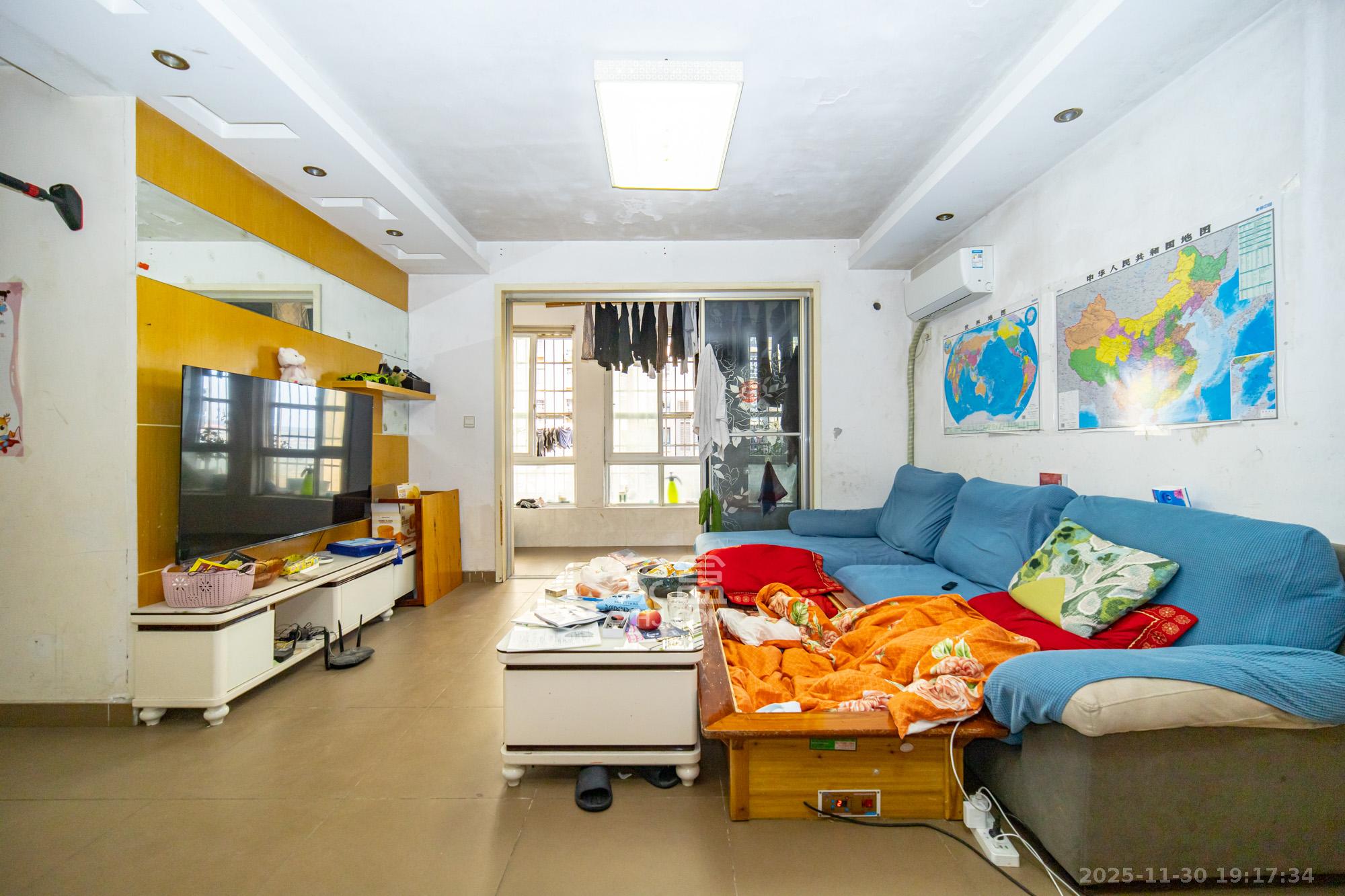 爱琴海岸 3室2厅1卫 62.0万 爱琴海岸 3室2厅1卫 62.0万客厅