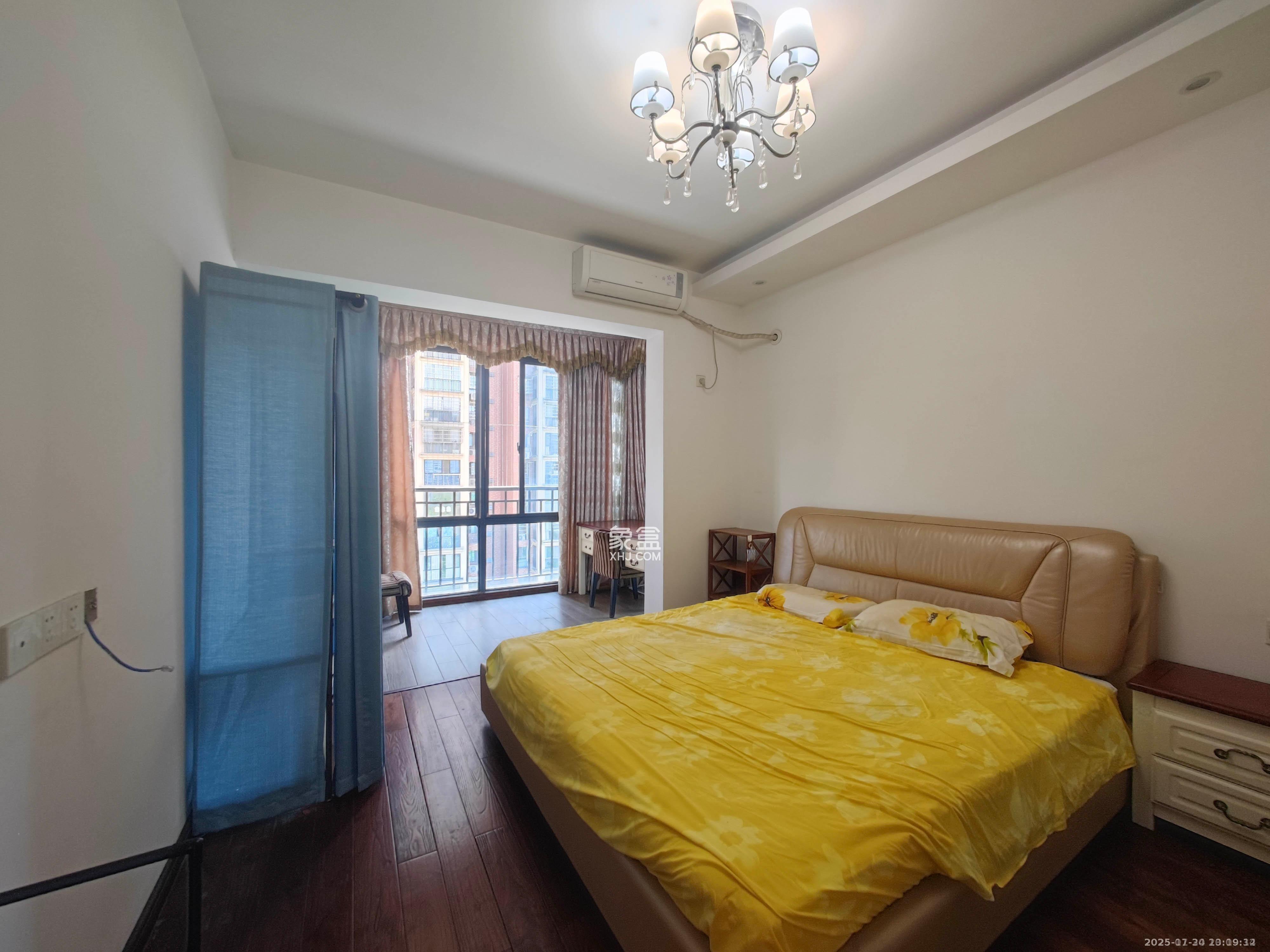 水岸天际（一期、二期）  4室2厅2卫    2800.0元/月室内图