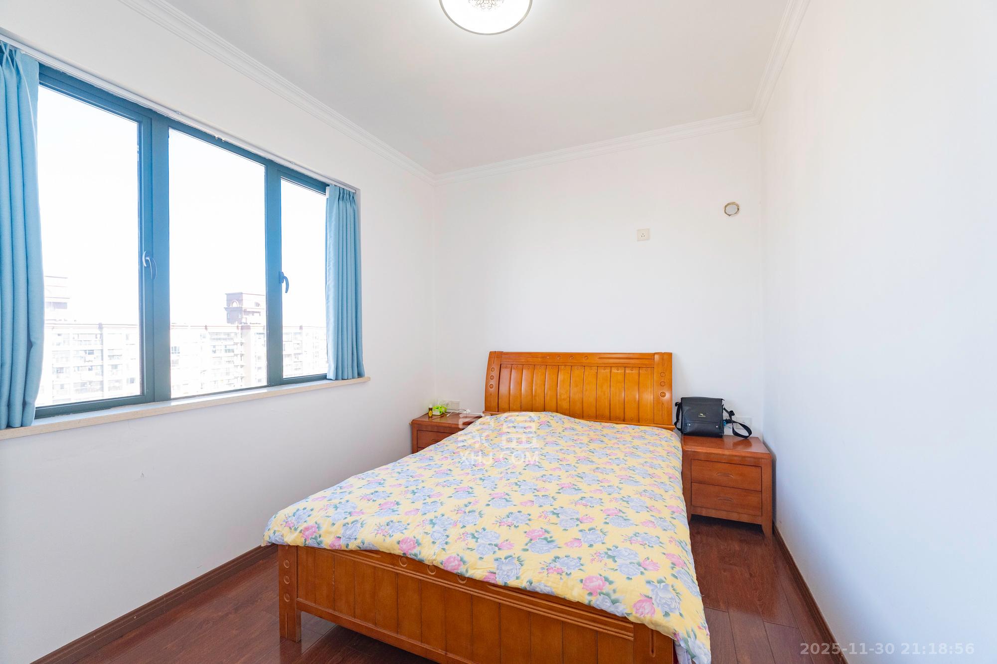 绿洲花园 3室2厅2卫 110.0万 绿洲花园 3室2厅2卫 110.0万卧室