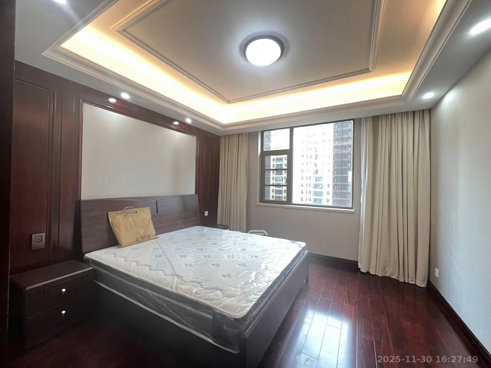 运达中央广场一、二期 3室2厅2卫 9500.0元/月 运达中央广场一、二期 3室2厅2卫 9500.0元/月室内图