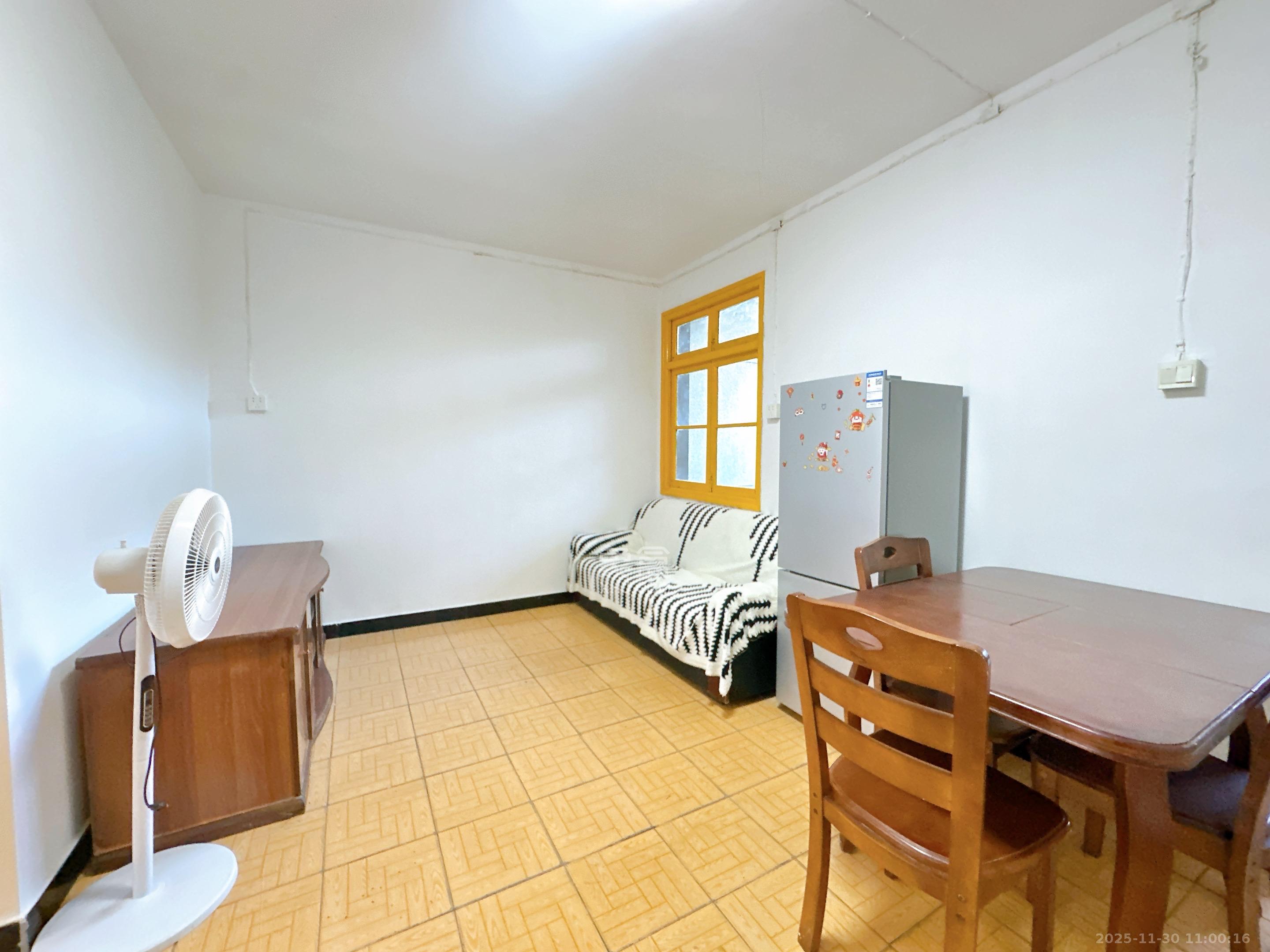 东风一村社区房(王家垅) 2室1厅1卫 1199.0元/月 东风一村社区房(王家垅) 2室1厅1卫 1199.0元/月室内图