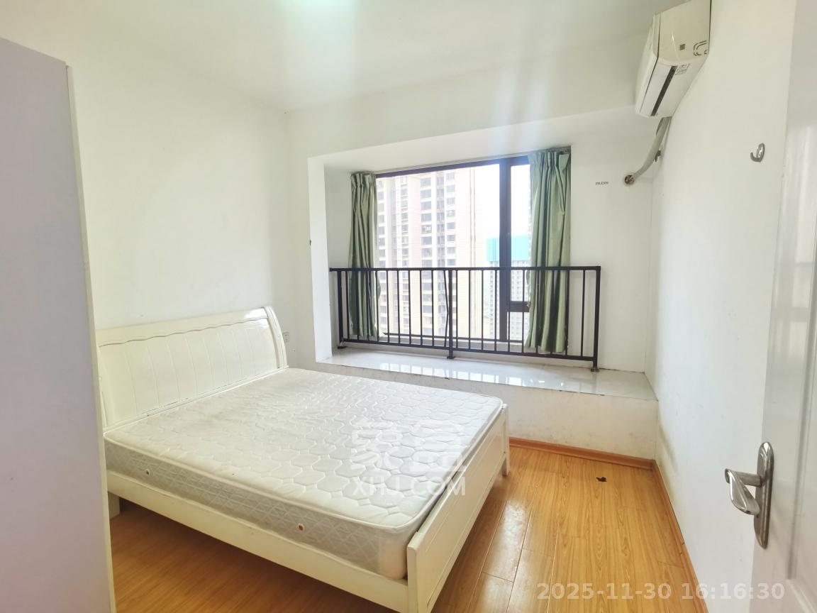 阳光城尚东湾悦江府  3室1厅1卫    2500.0元/月室内图