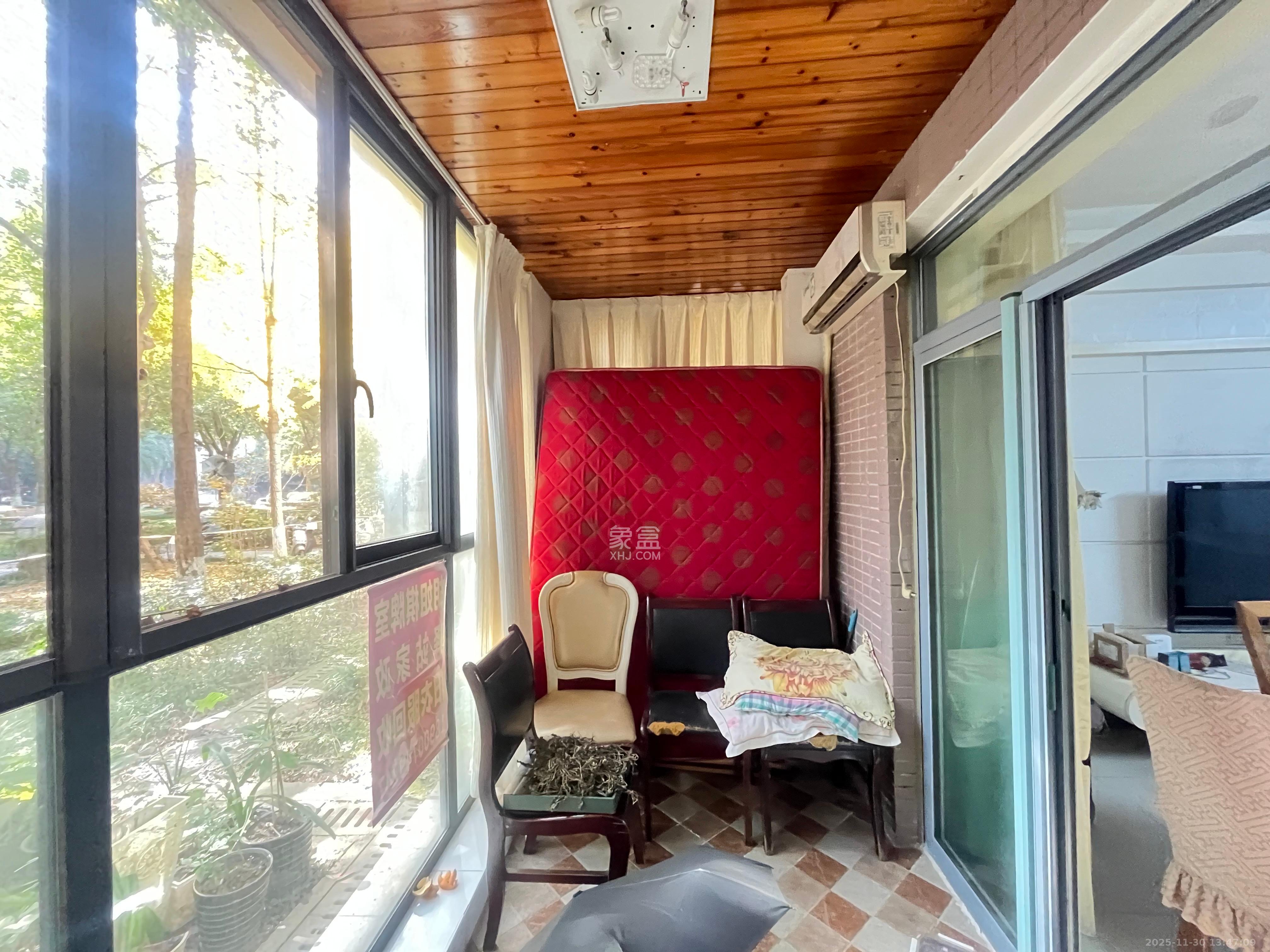 银港水晶城 4室2厅3卫 4000.0元/月 银港水晶城 4室2厅3卫 4000.0元/月室内图