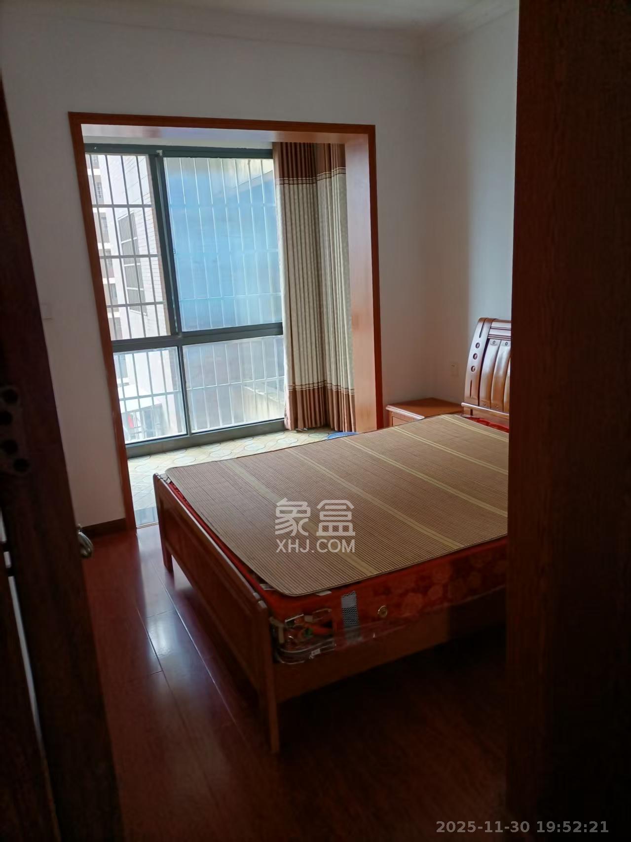 金南家园一期  3室2厅2卫    2400.0元/月室内图