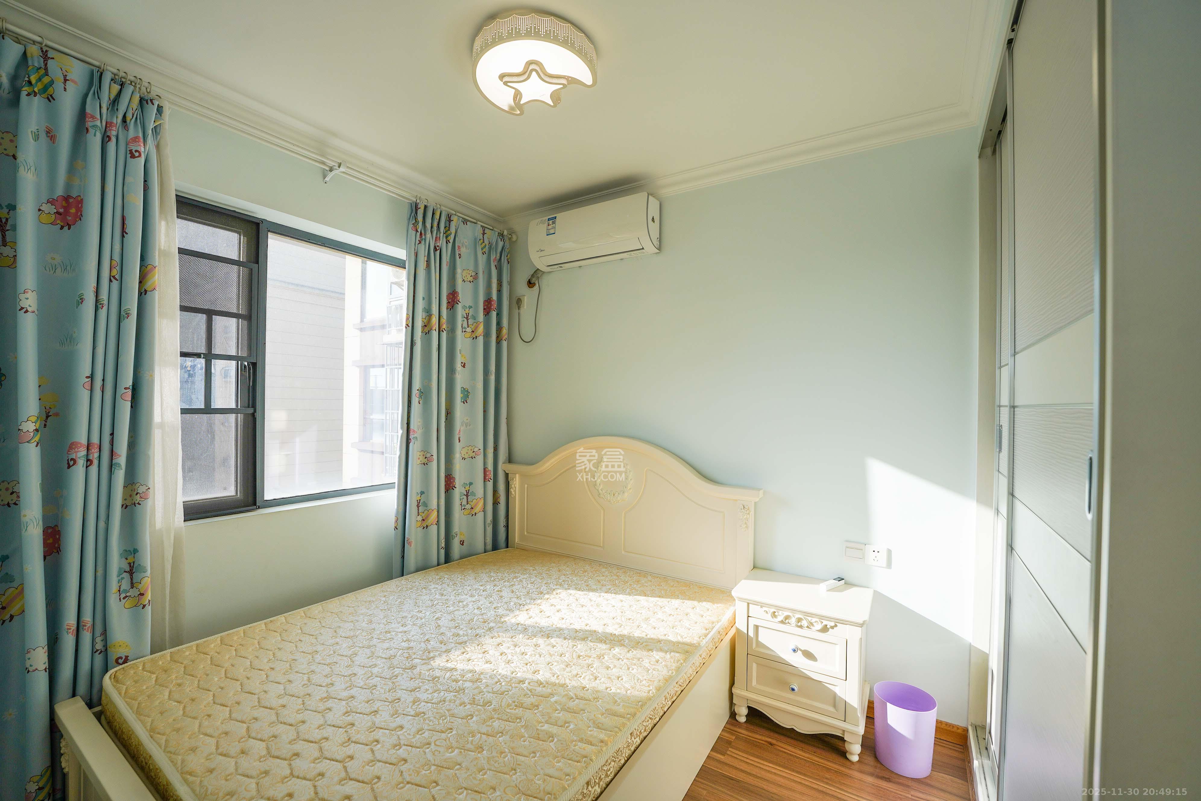 卢浮原著 3室2厅1卫 72.8万 卢浮原著 3室2厅1卫 72.8万卧室