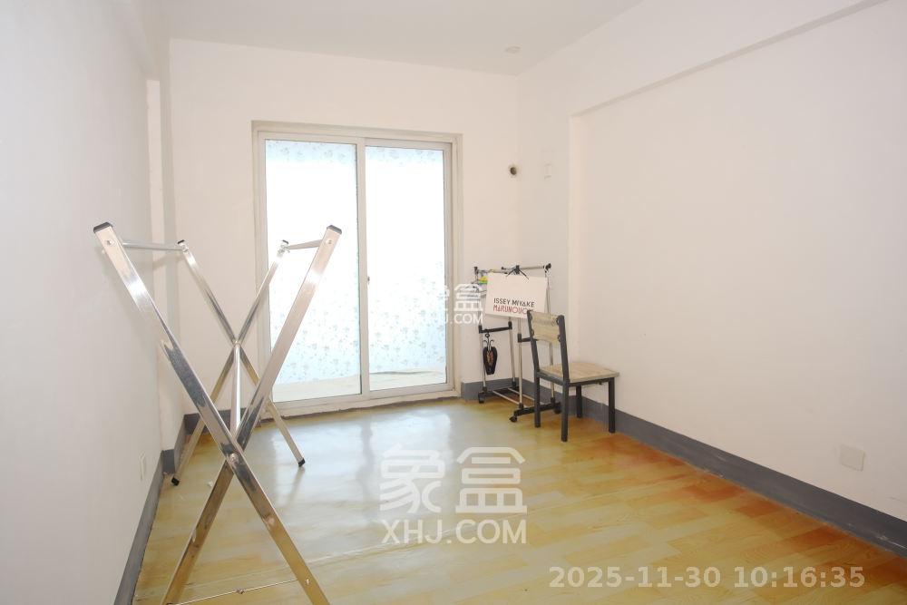 世景华庭  4室2厅2卫    1000.0元/月室内图