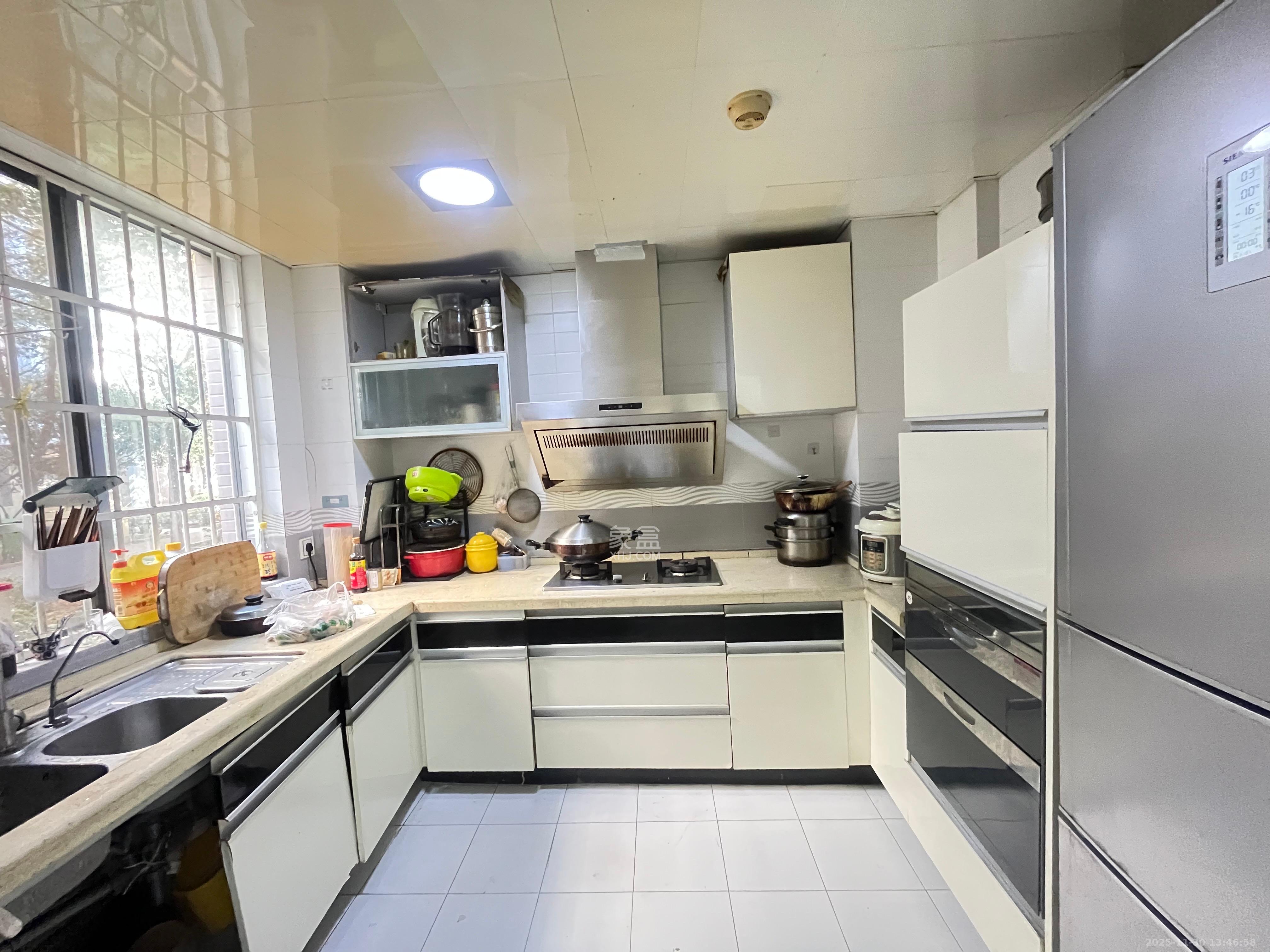 银港水晶城  4室2厅3卫    4000.0元/月室内图