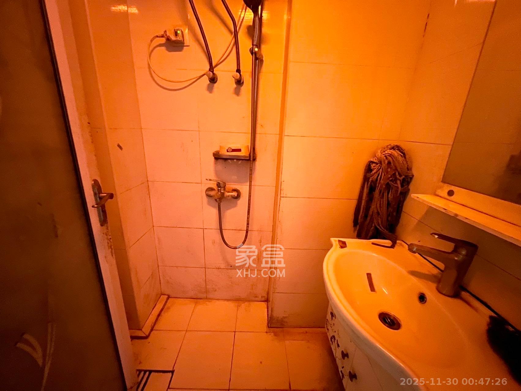 保利麓谷林语I区  1室1厅1卫    1000.0元/月室内图