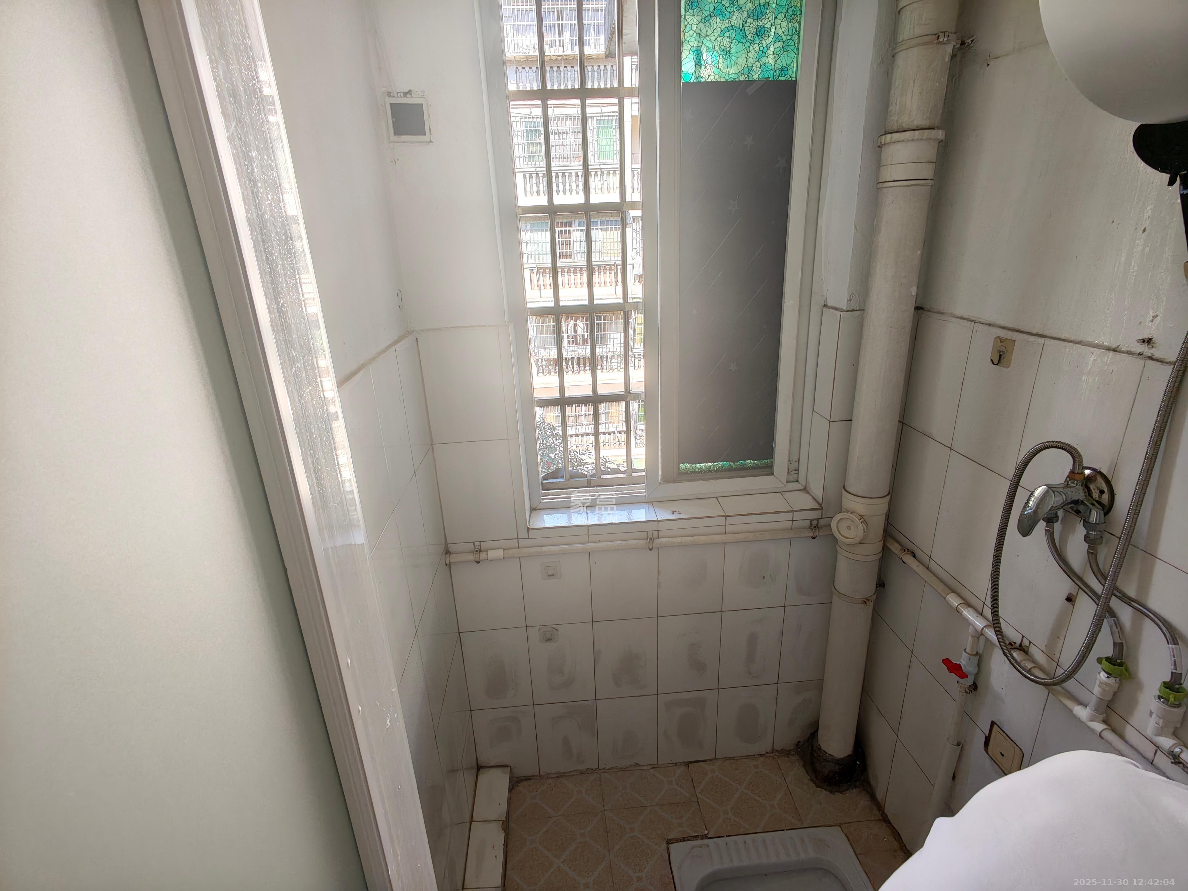 江南公寓  1室1厅1卫    1200.0元/月室内图