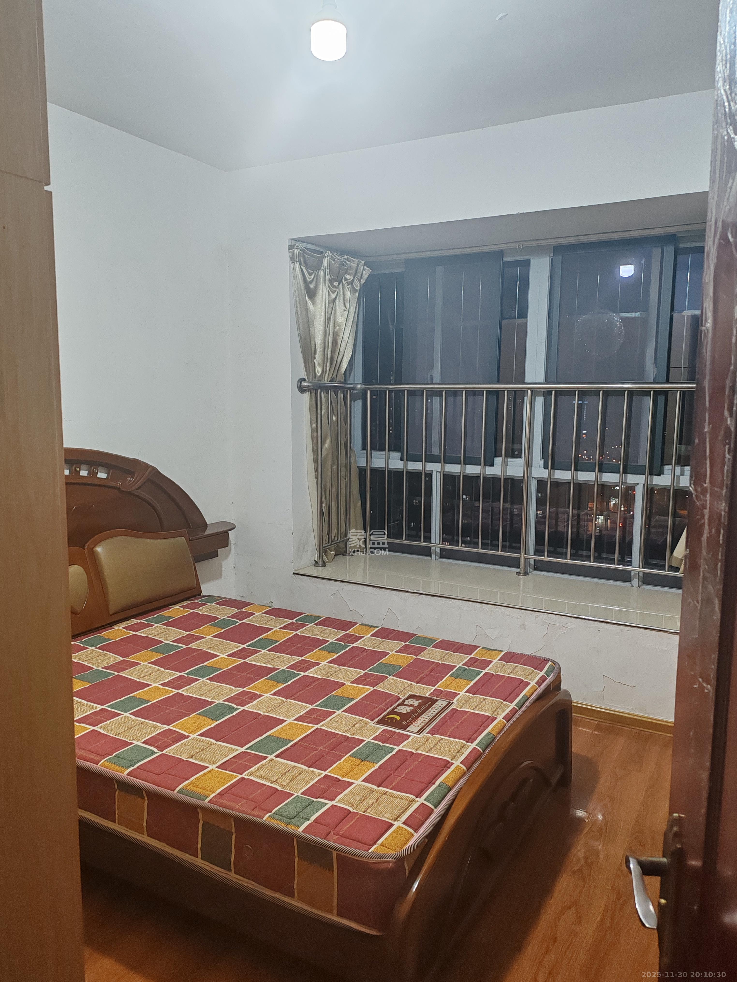 天天向上  1室2厅1卫    1800.0元/月