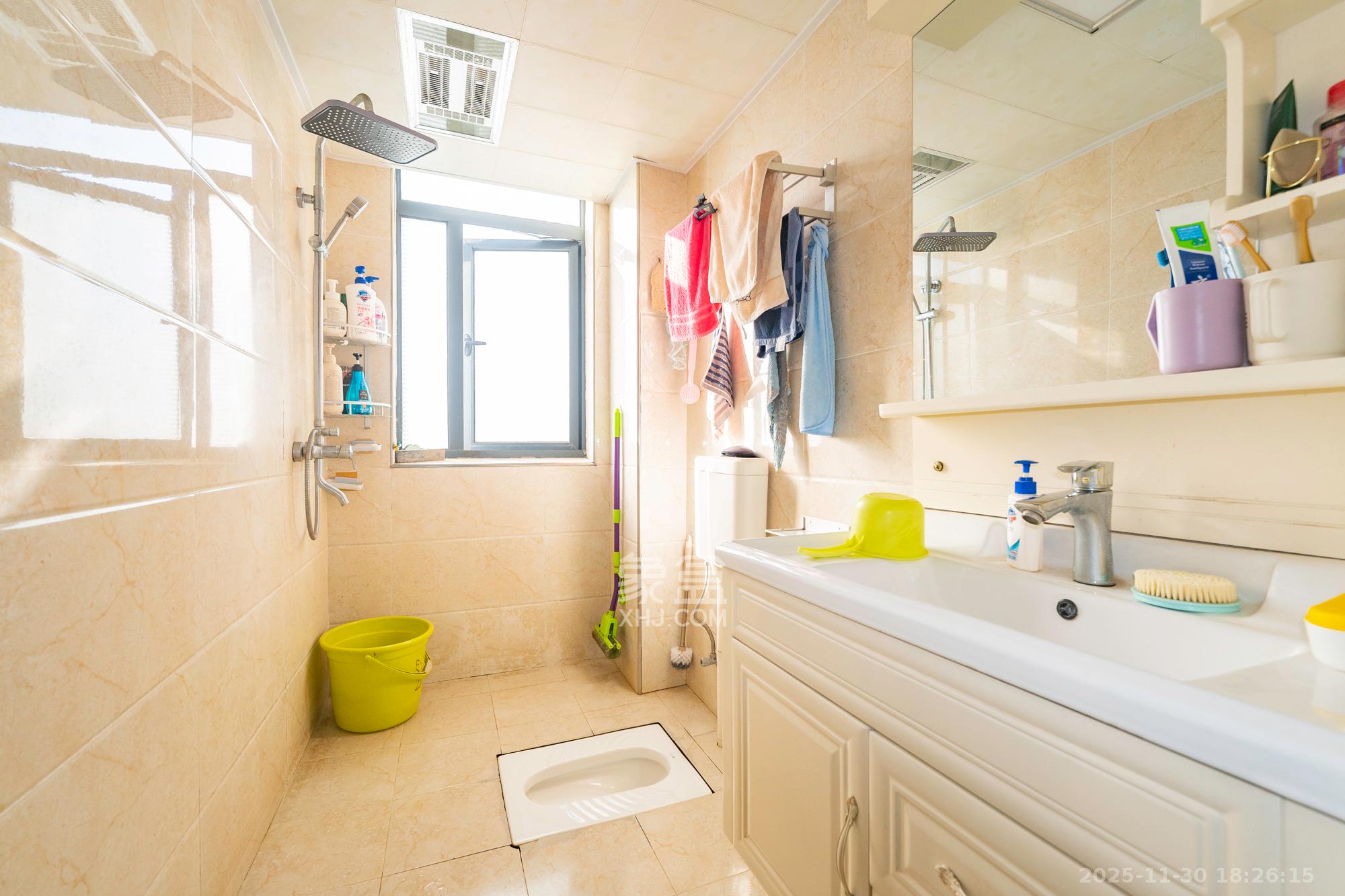 增辉凯旋帝景 2室2厅1卫 35.0万 增辉凯旋帝景 2室2厅1卫 35.0万卫生间